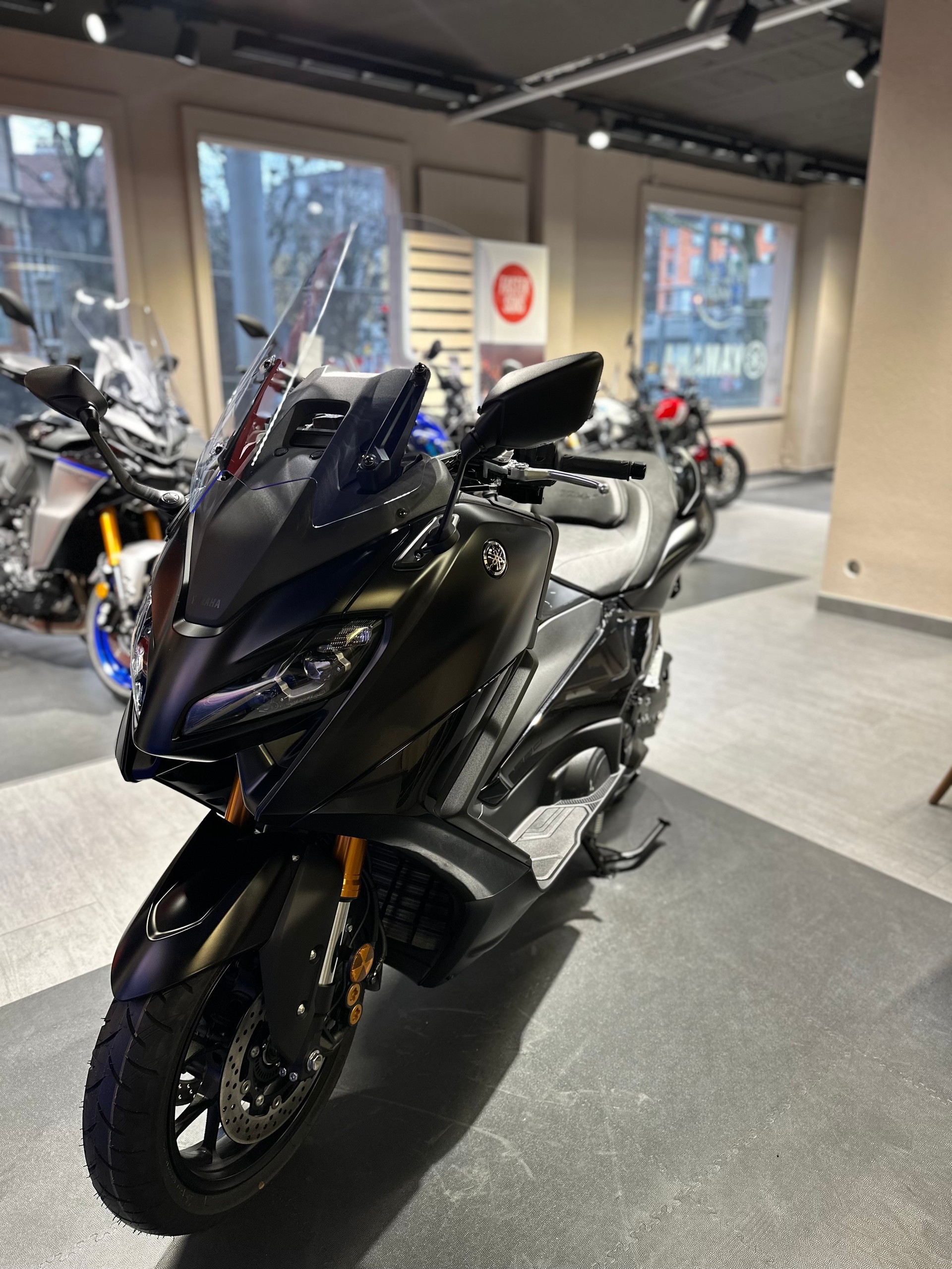 YAMAHA T-MAX Tech-Max XP 560-image-1