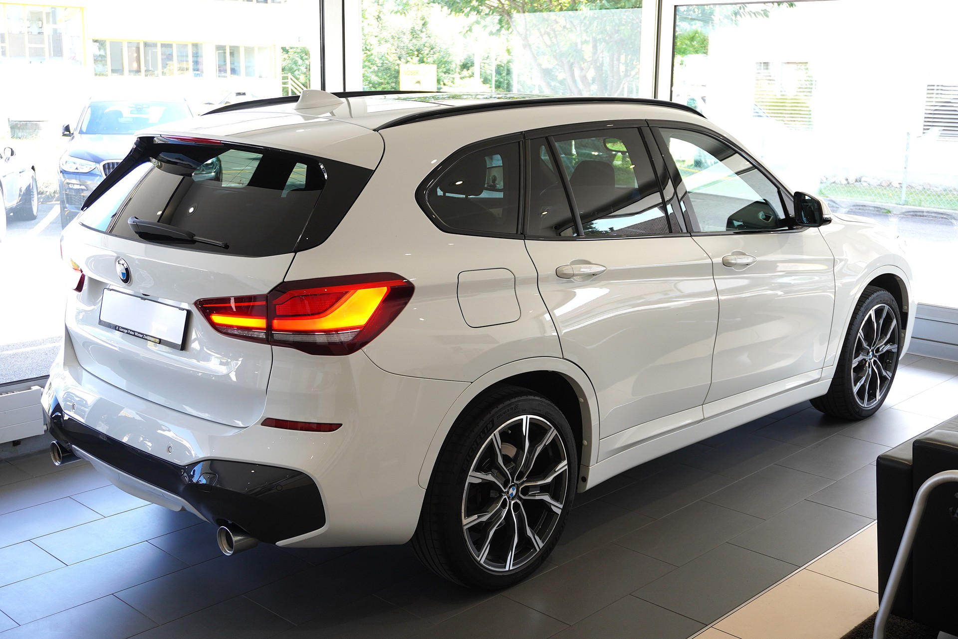 BMW X1 xDrive 25i M Sport Steptronic-image-4
