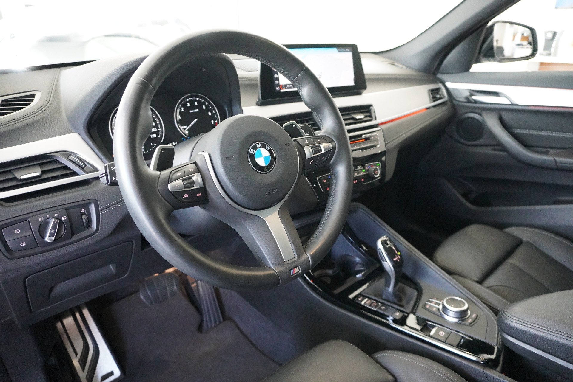 BMW X1 xDrive 25i M Sport Steptronic-image-12