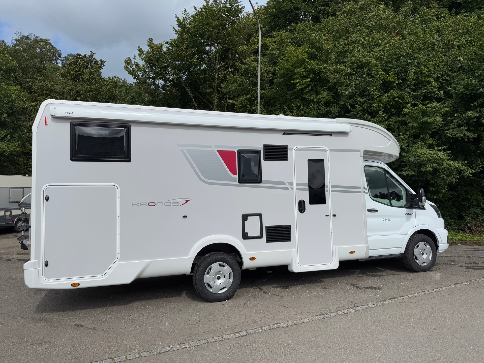 ROLLER TEAM Kronos 284 TL (TL37) Automat, TV Paket 24" Smart-TV, Veloträger uvm.-image-1