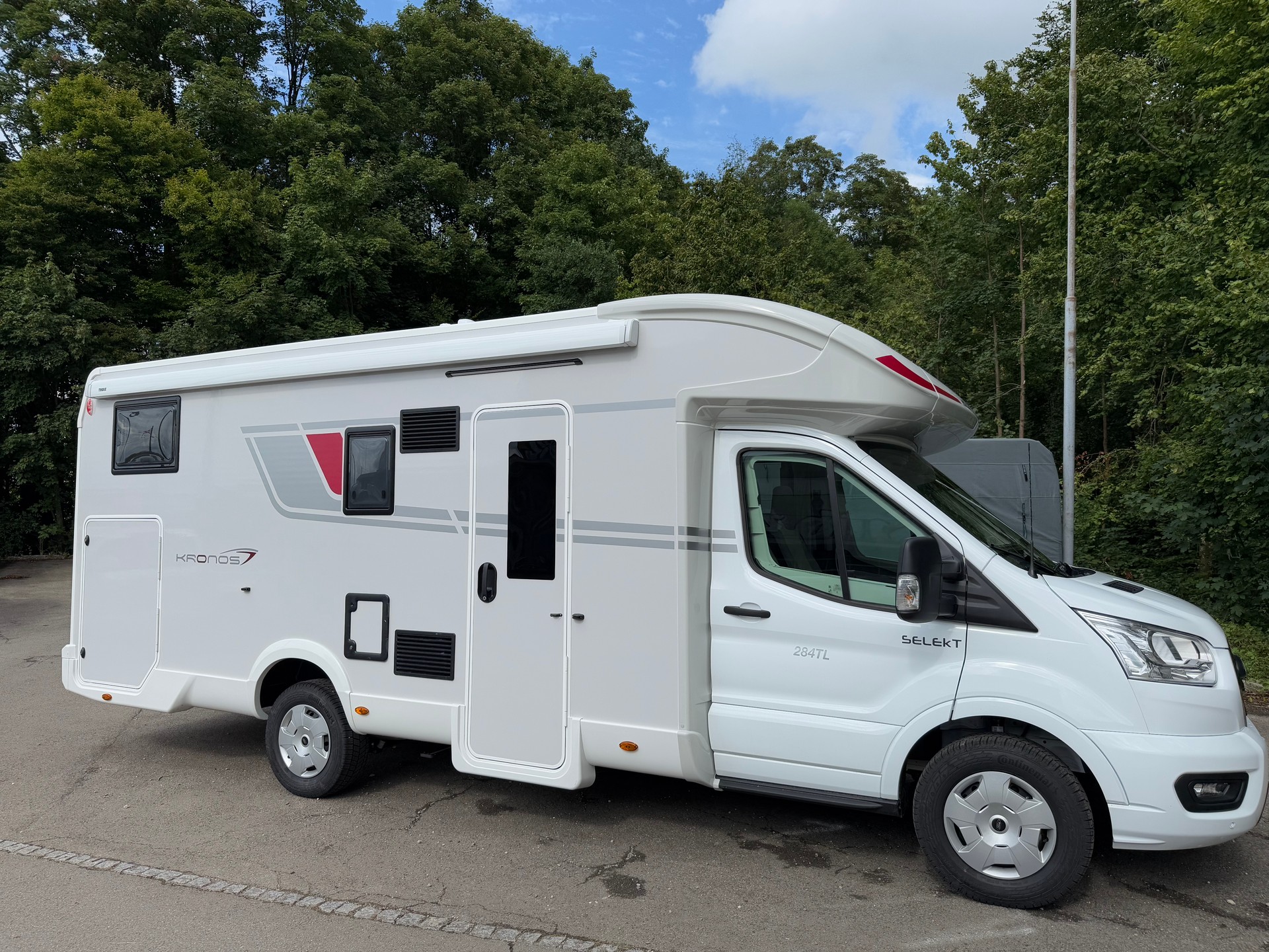 ROLLER TEAM Kronos 284 TL (TL37) Automat, TV Paket 24" Smart-TV, Veloträger uvm.