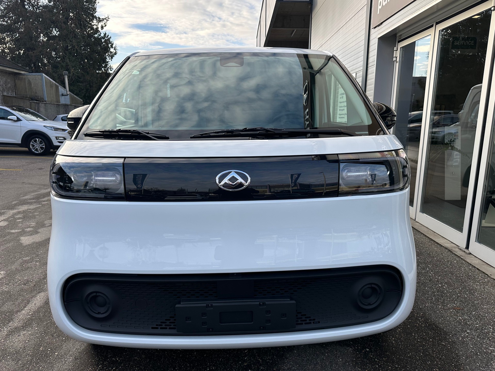 MAXUS eDeliver 5 L1 64kWh-image-1