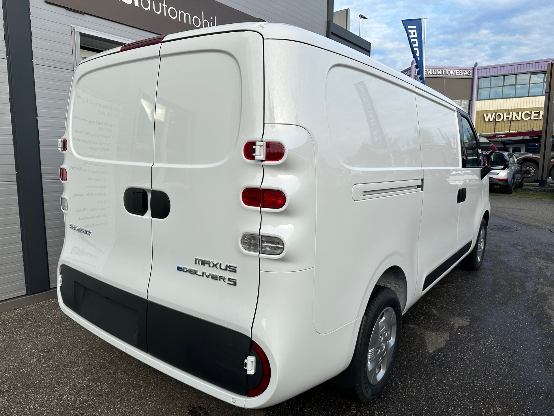MAXUS eDeliver 5 L1 64kWh-image-3