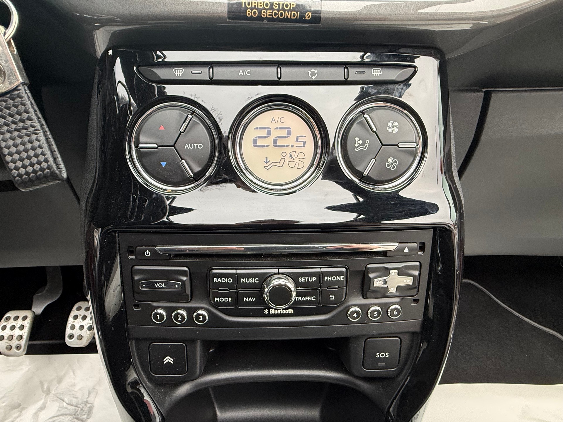 DS AUTOMOBILES DS3 Cabrio 1.6 THP Sport Chic-image-15