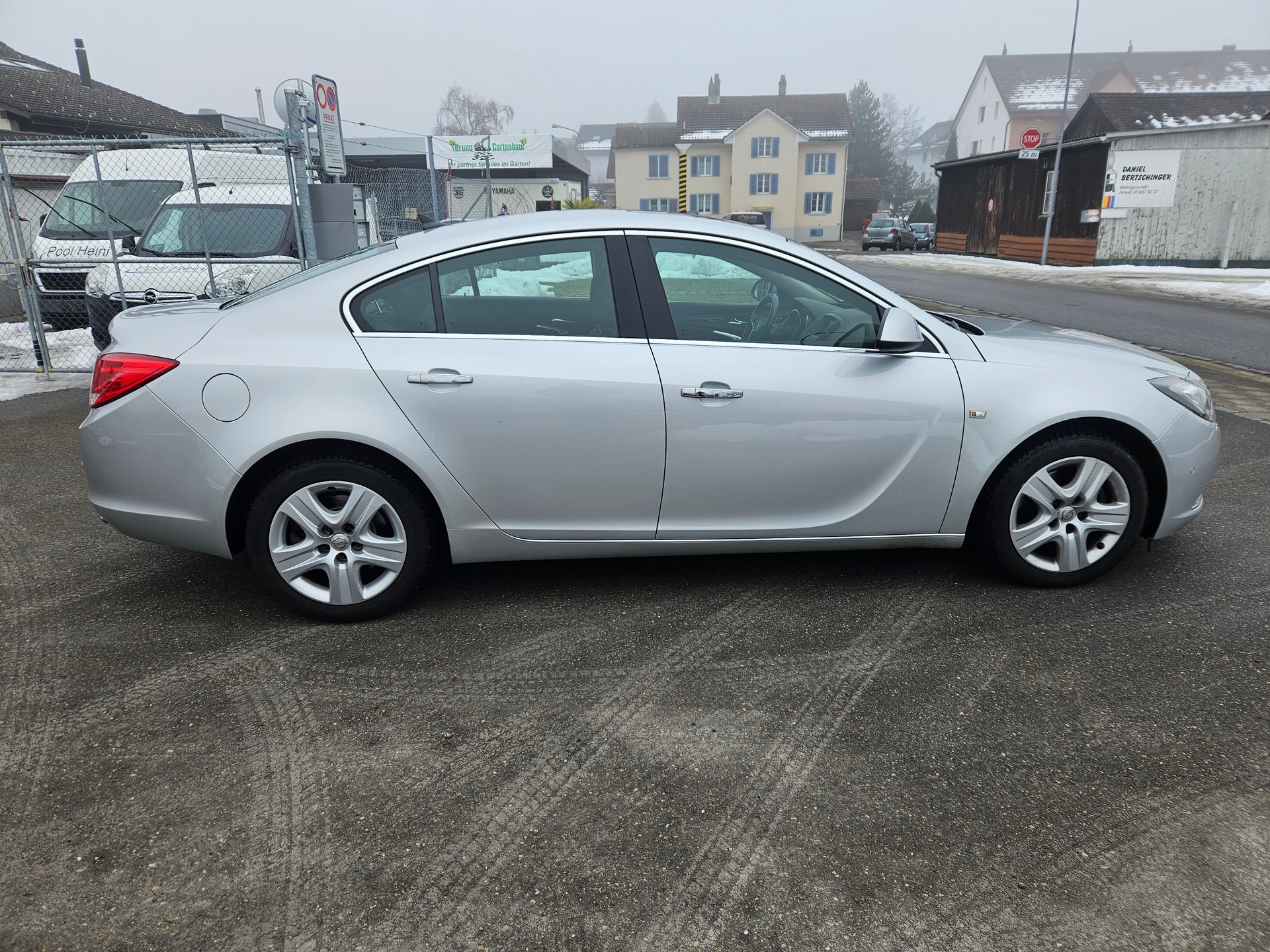 OPEL Insignia 2.0 Turbo Cosmo 4WD Automatic-image-3