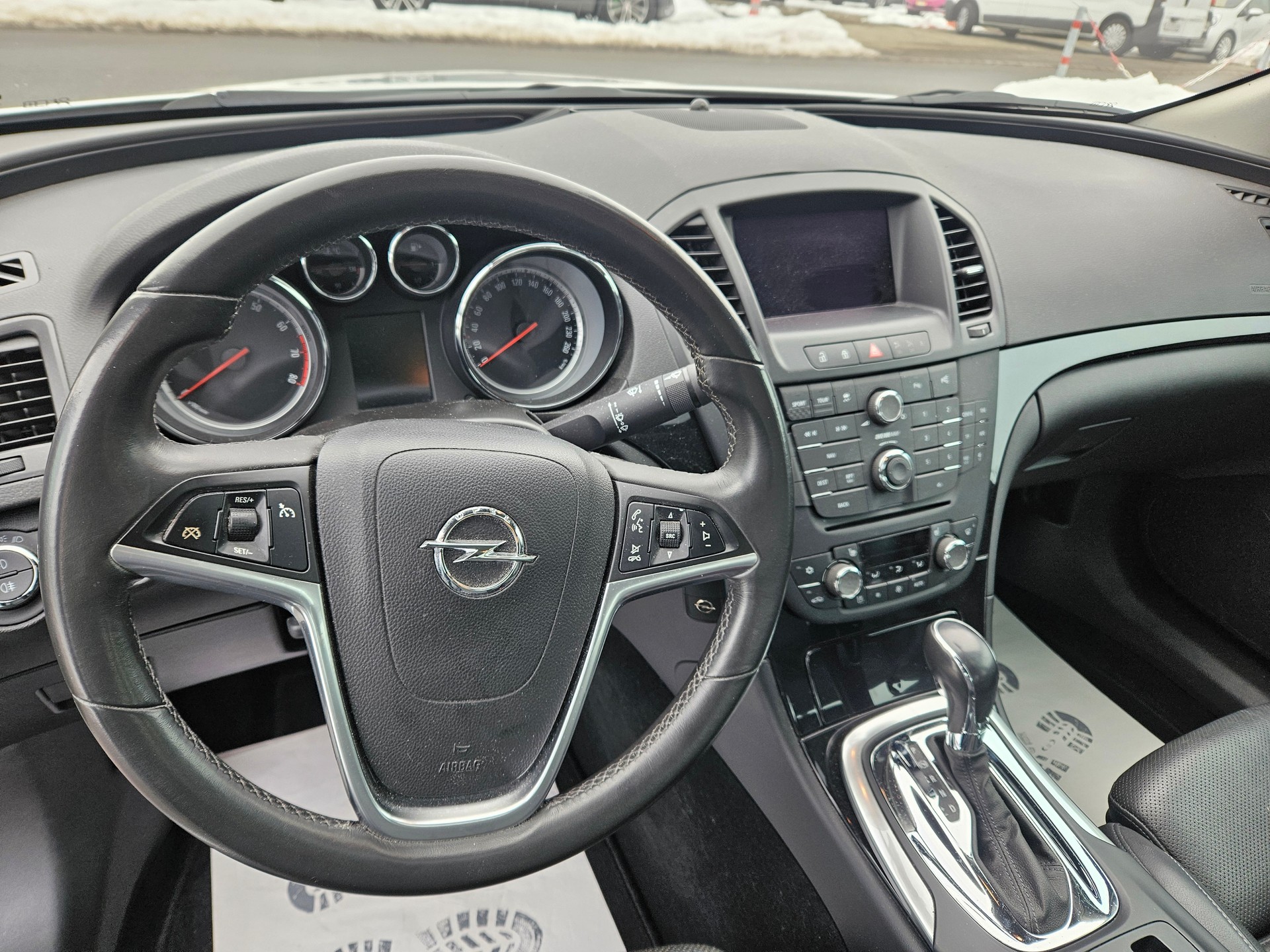 OPEL Insignia 2.0 Turbo Cosmo 4WD Automatic-image-12