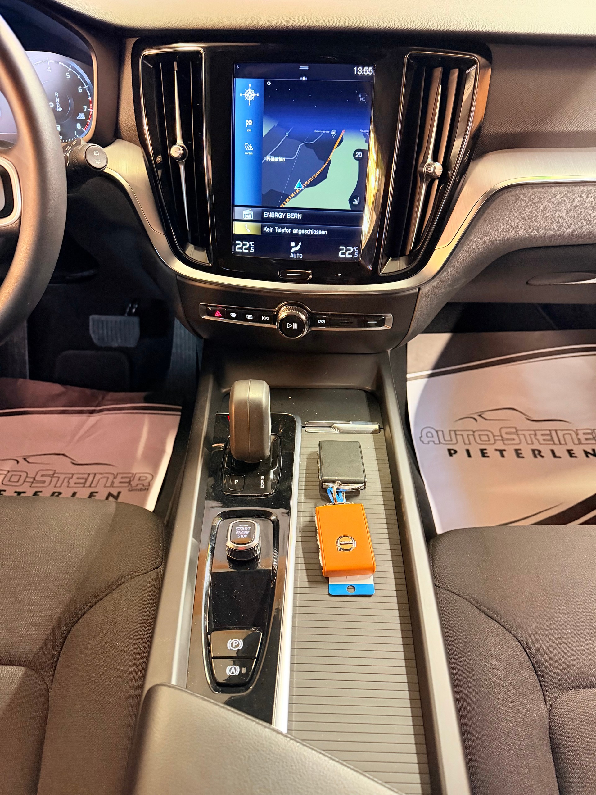 VOLVO V60 B3 MILD HYBRID "MOMENTUM" AUTOMAT. CH WAGEN. TOP GEPFLEGT.-image-9