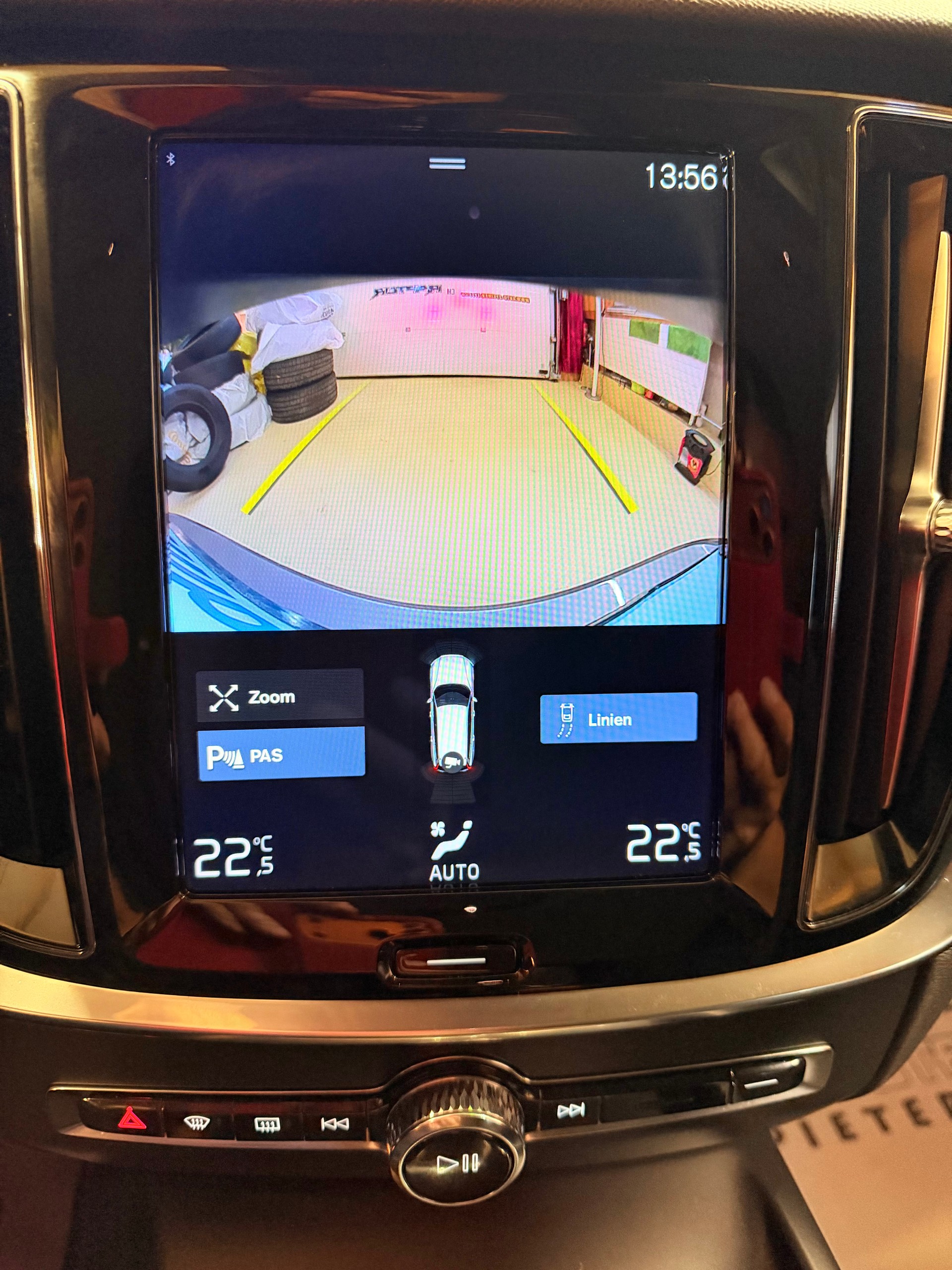 VOLVO V60 B3 MILD HYBRID "MOMENTUM" AUTOMAT. CH WAGEN. TOP GEPFLEGT.-image-8