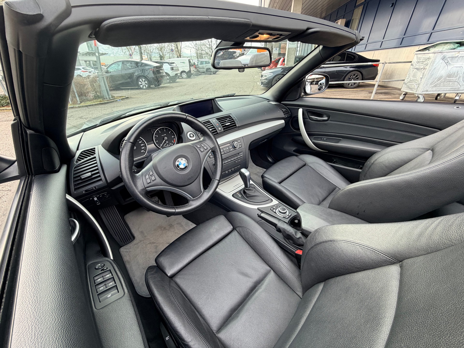 BMW 118i Cabrio Steptronic-image-11
