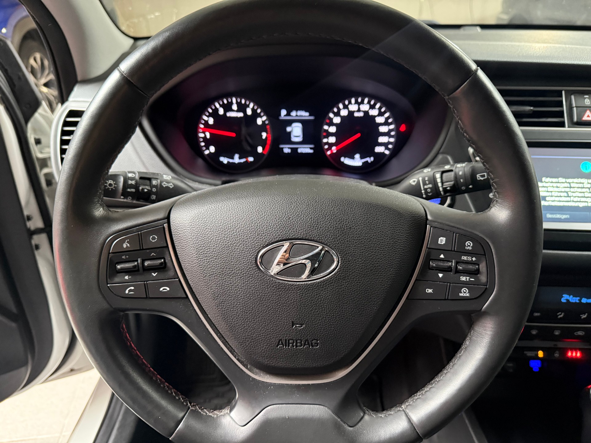 HYUNDAI i20 Active 1.0 T-GDi Vertex DCT-image-11
