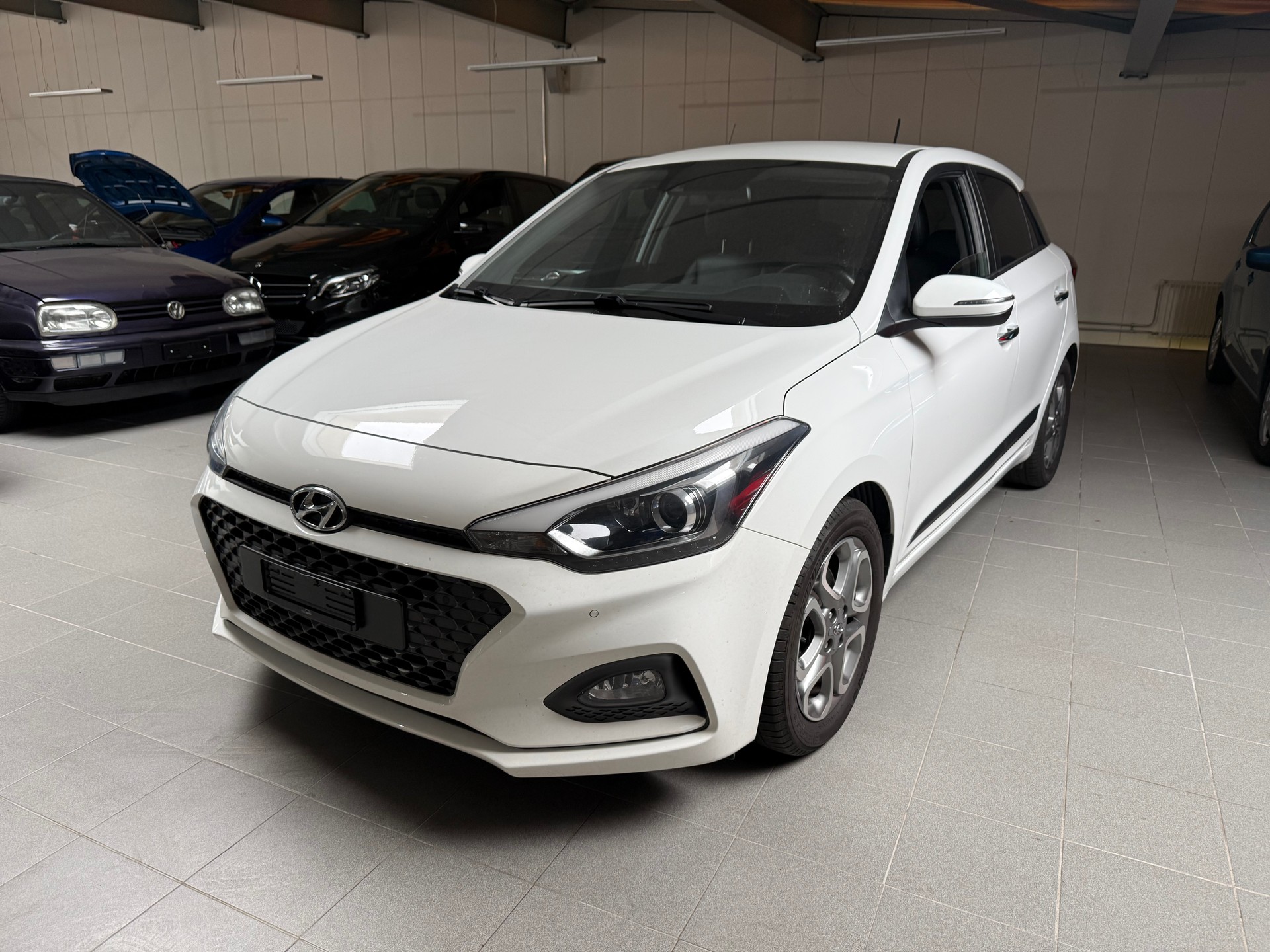 HYUNDAI i20 Active 1.0 T-GDi Vertex DCT-image-4