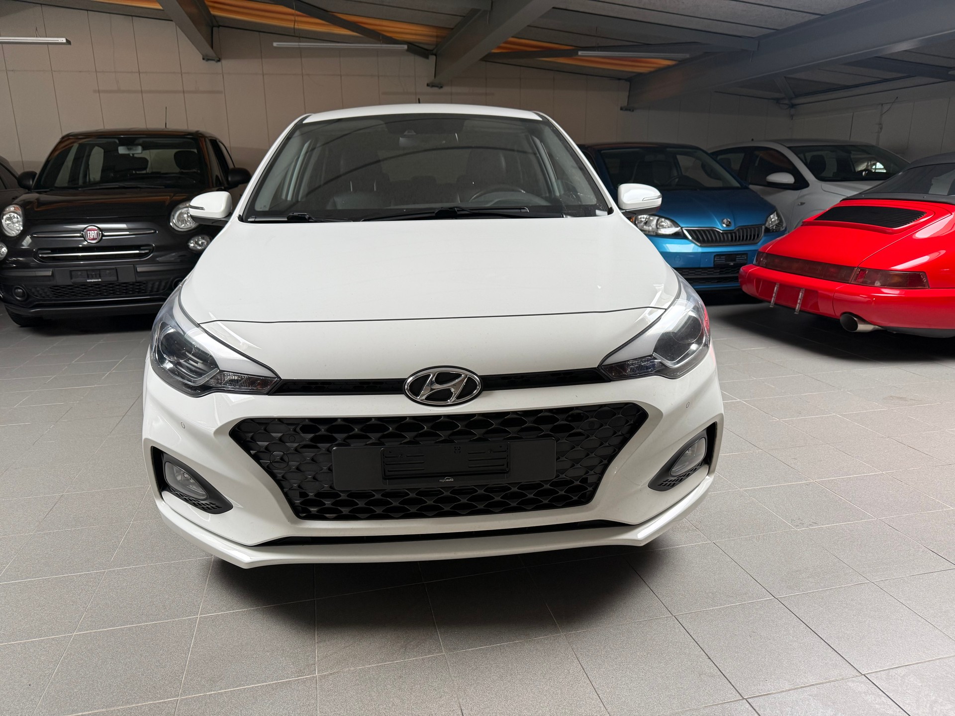 HYUNDAI i20 Active 1.0 T-GDi Vertex DCT-showroom-element-2