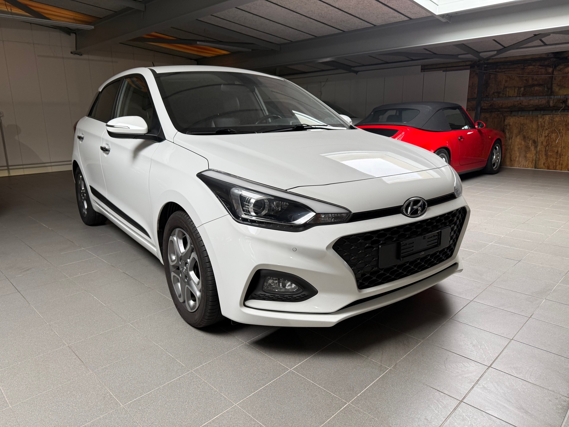 HYUNDAI i20 Active 1.0 T-GDi Vertex DCT-showroom-element-1