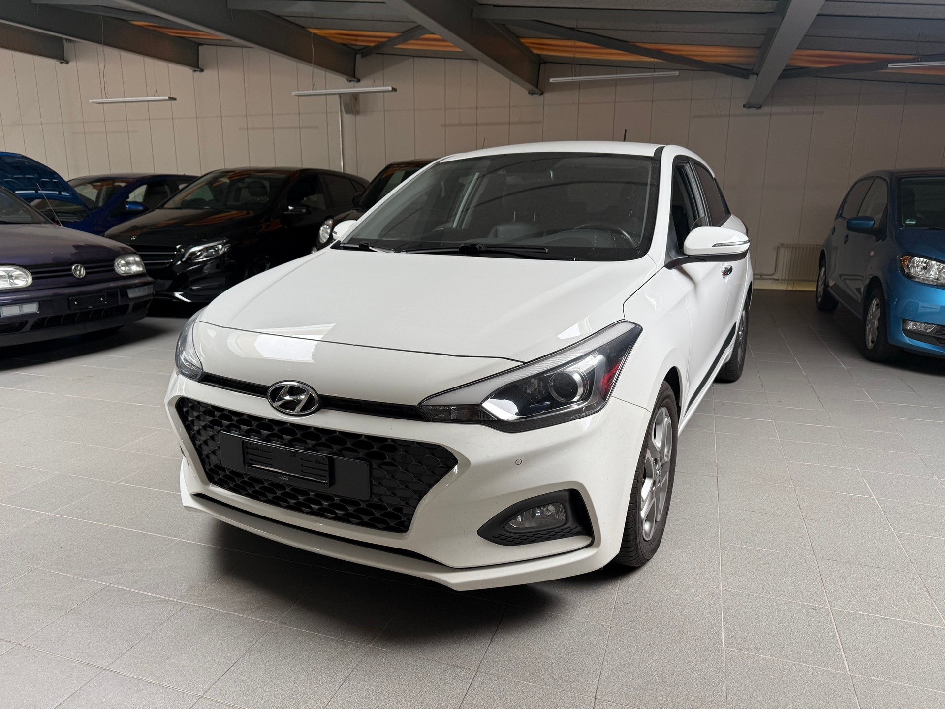 HYUNDAI i20 Active 1.0 T-GDi Vertex DCT-showroom-element-3