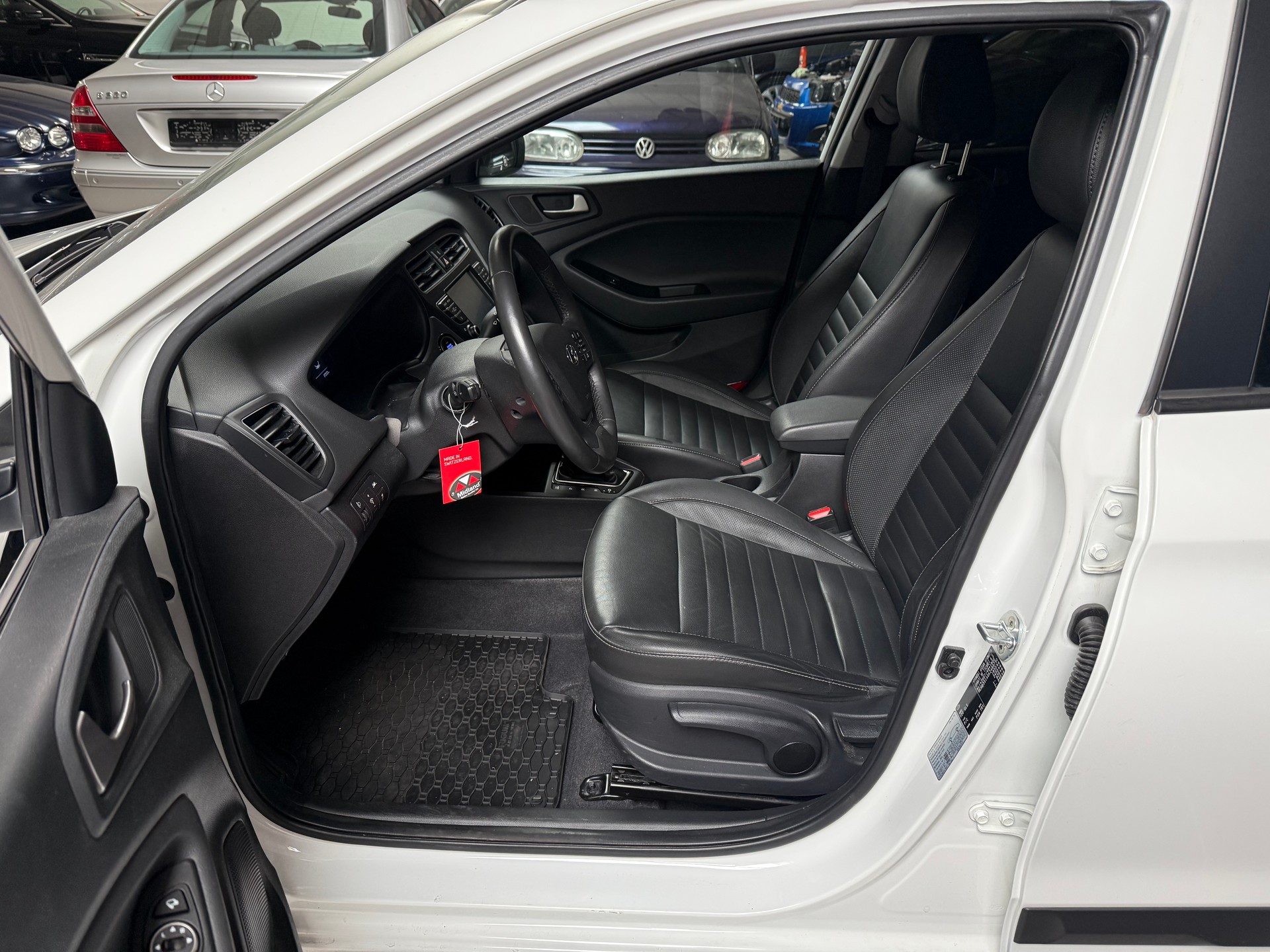HYUNDAI i20 Active 1.0 T-GDi Vertex DCT-image-9