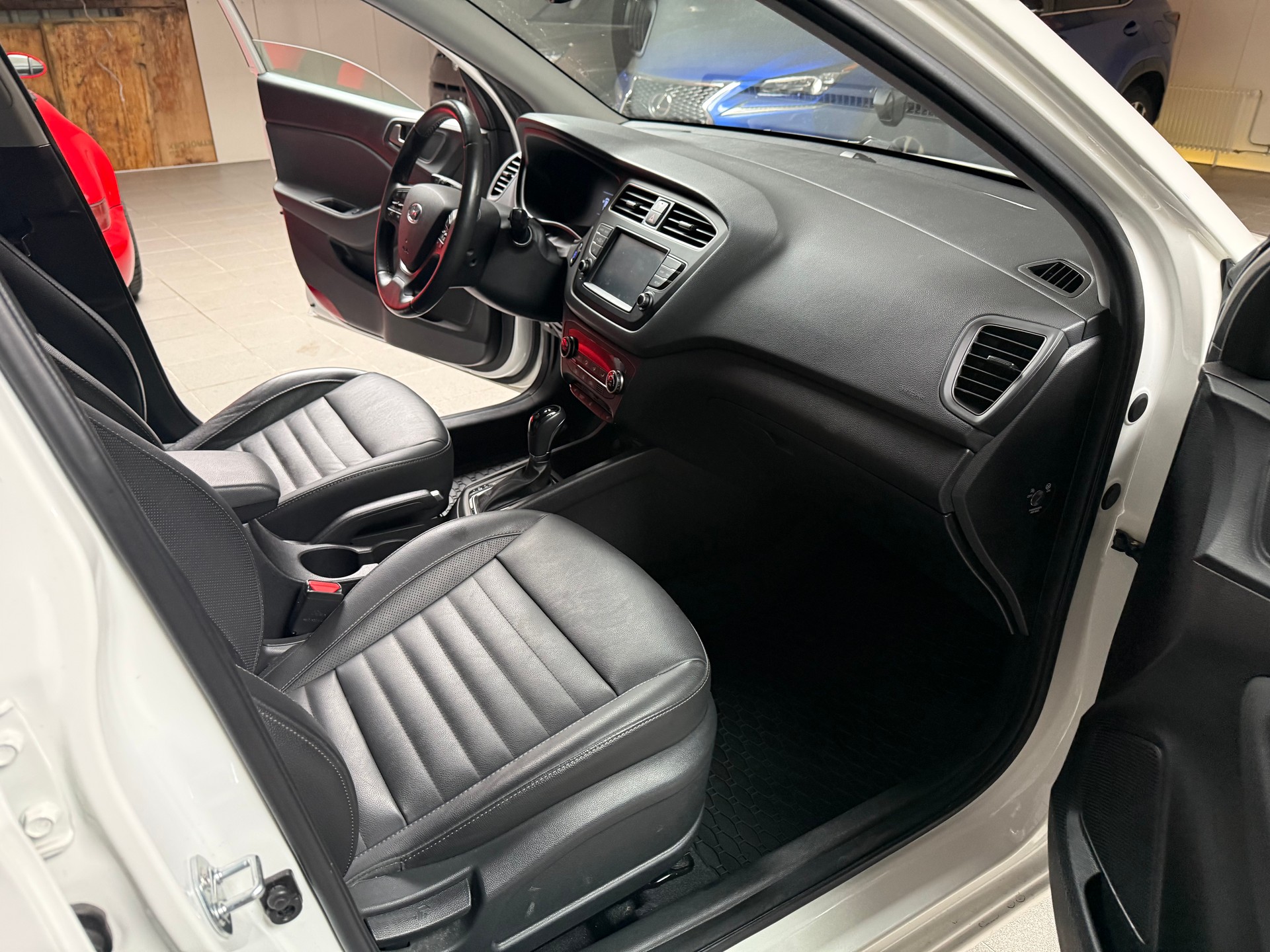 HYUNDAI i20 Active 1.0 T-GDi Vertex DCT-image-16