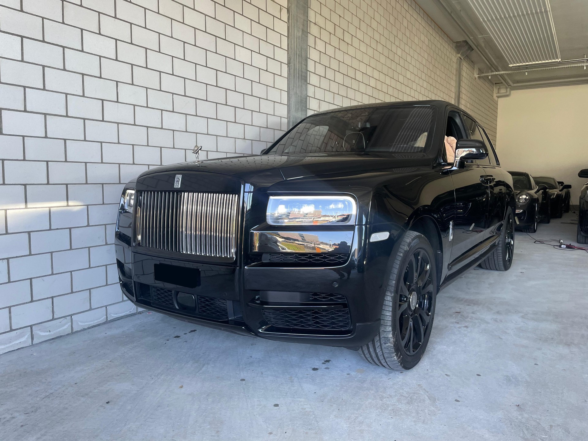 ROLLS-ROYCE Cullinan 6.7 V12 Traumausstattung-showroom-element-1