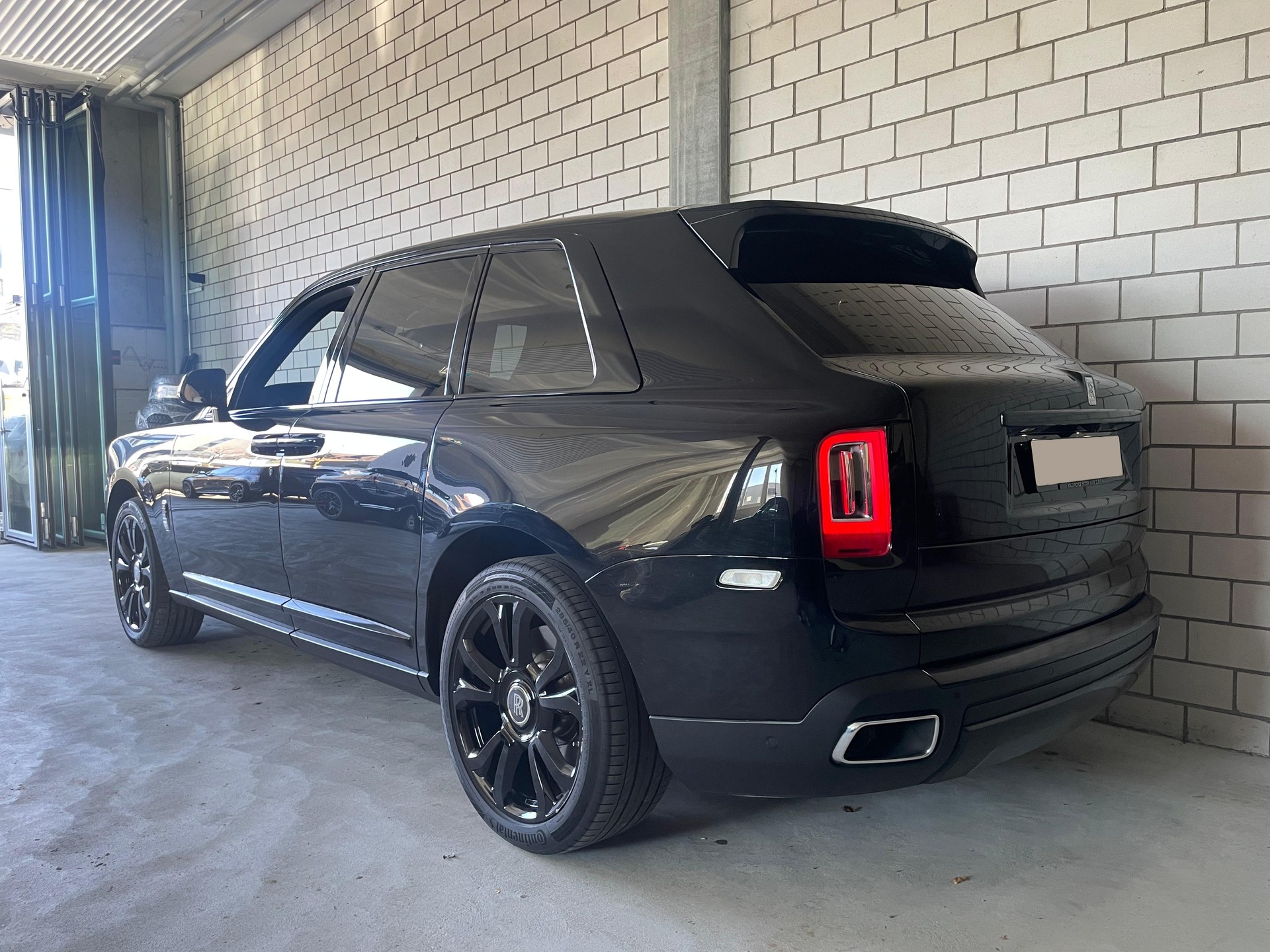 ROLLS-ROYCE Cullinan 6.7 V12 Traumausstattung-showroom-element-3