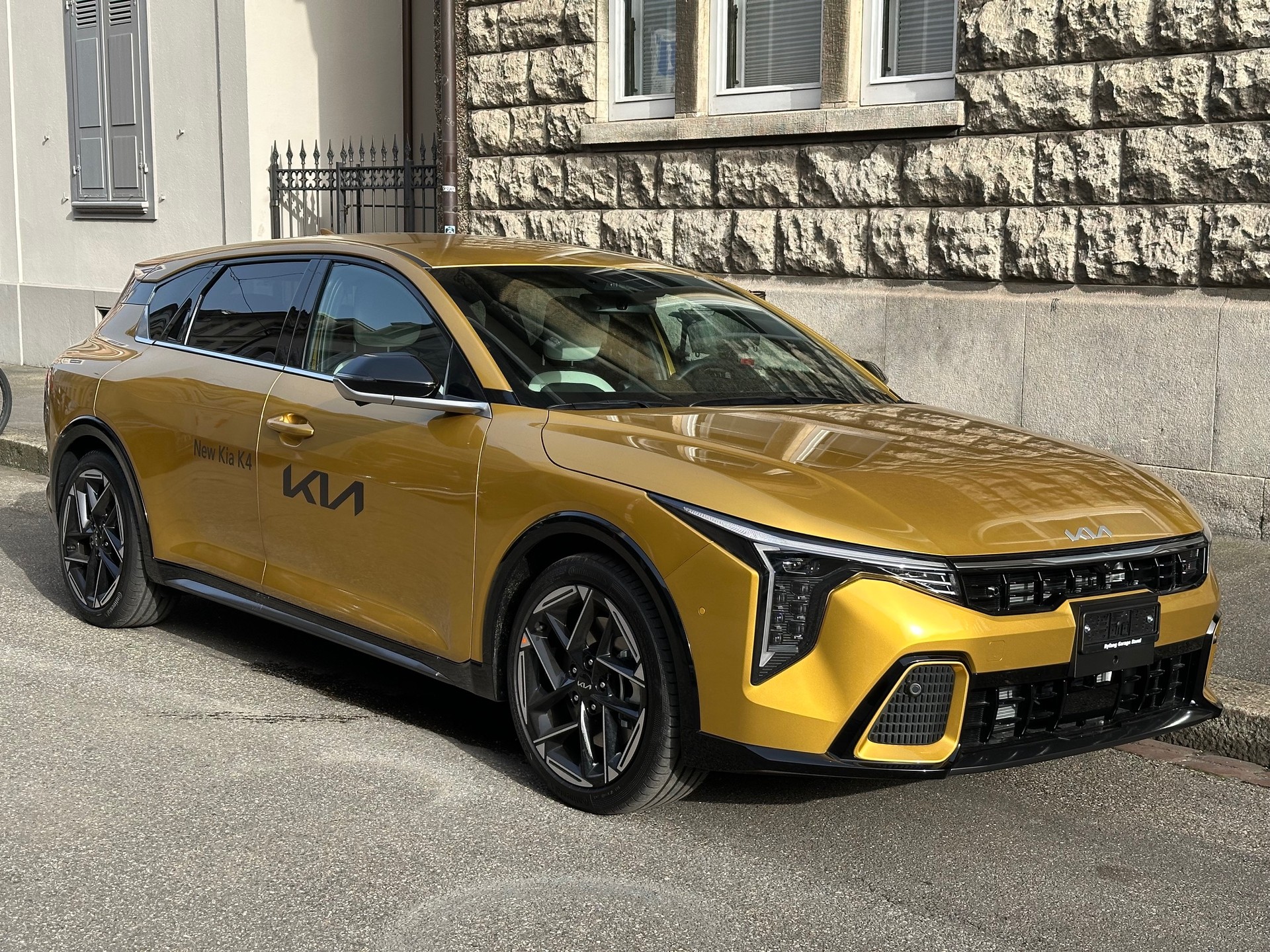 KIA K4 GT-Line-showroom-element-2
