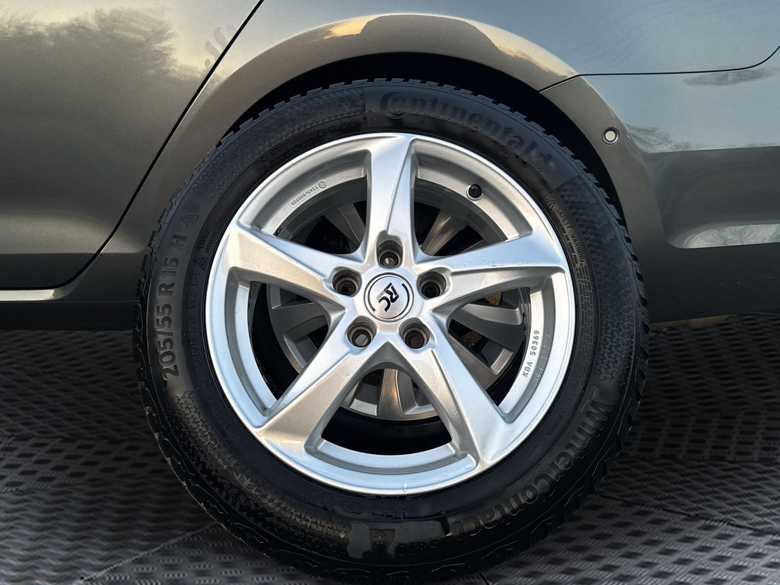 VW Golf Variant 1.4 TSI Comfortline DSG-image-15