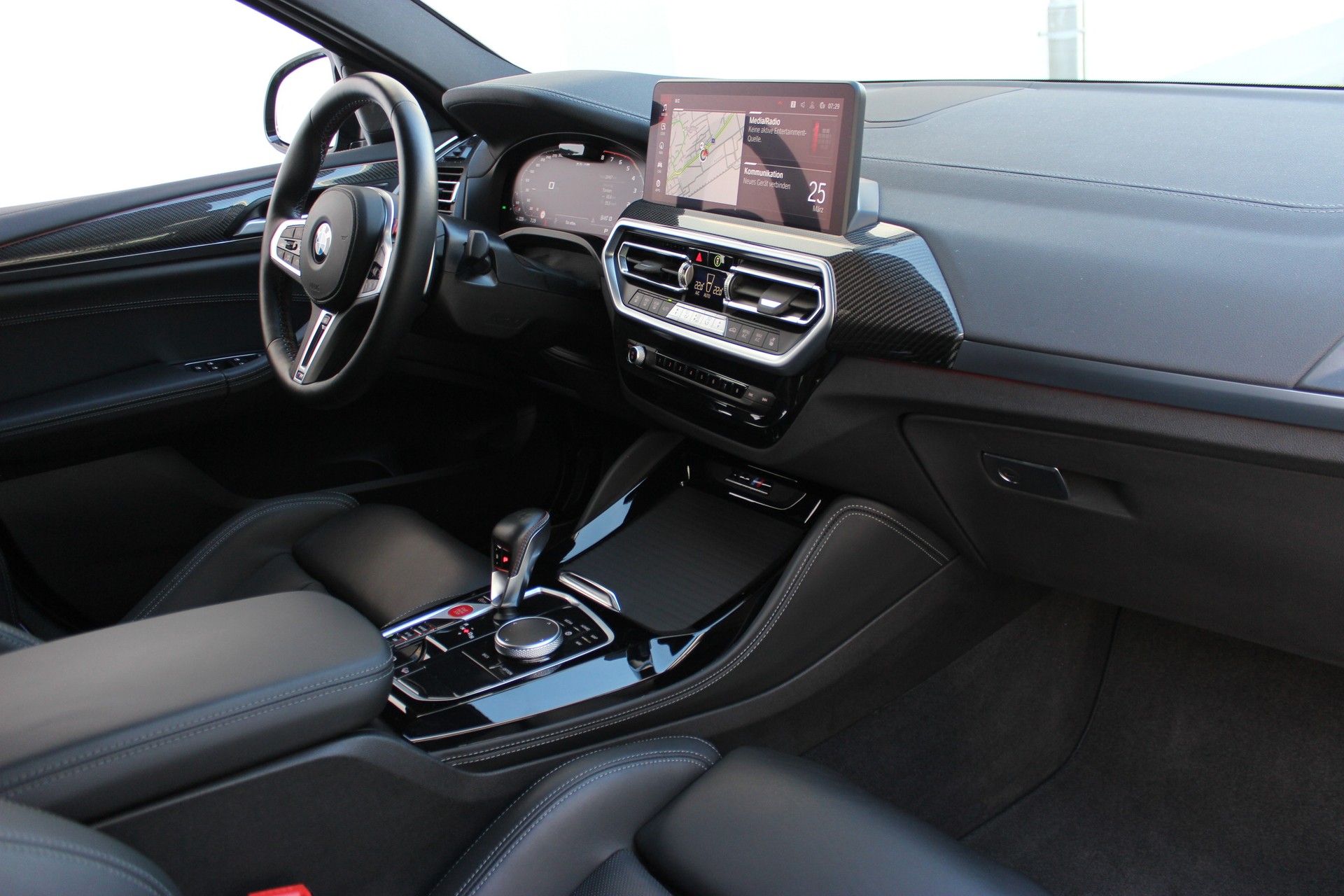 BMW X4M xDrive M Competition-image-7