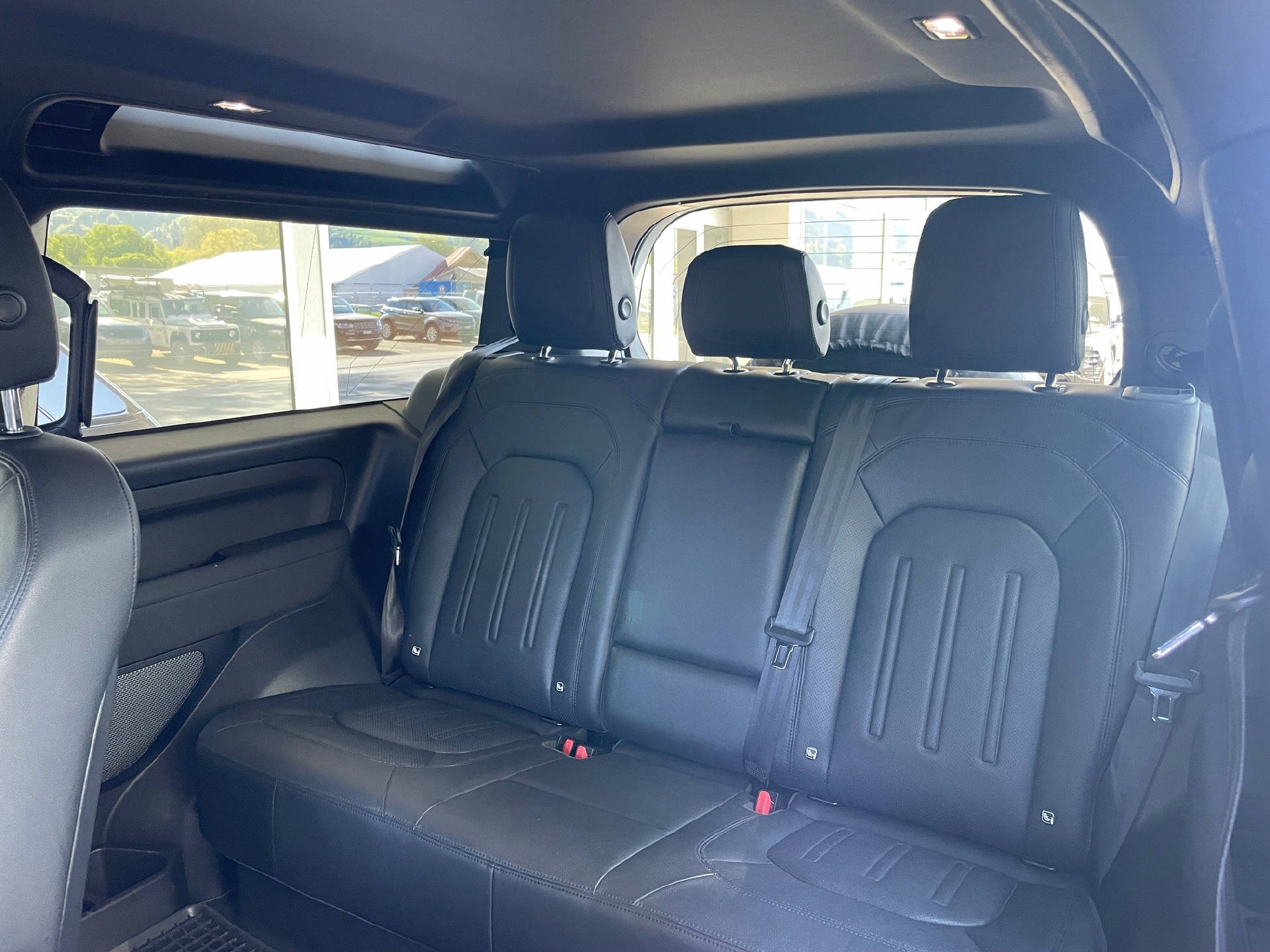 LAND ROVER Defender 90 3.0 D I6 S-image-15