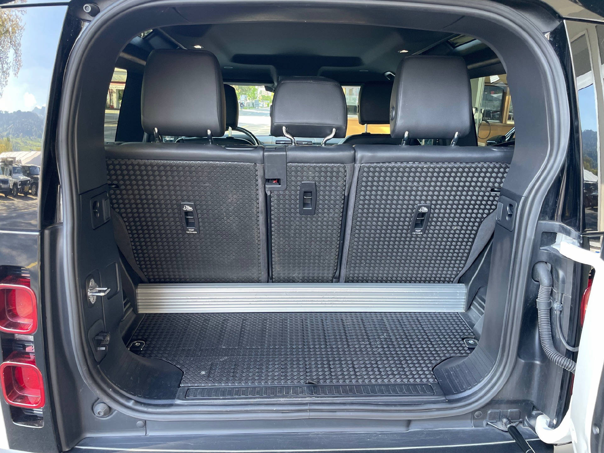 LAND ROVER Defender 90 3.0 D I6 S-image-19