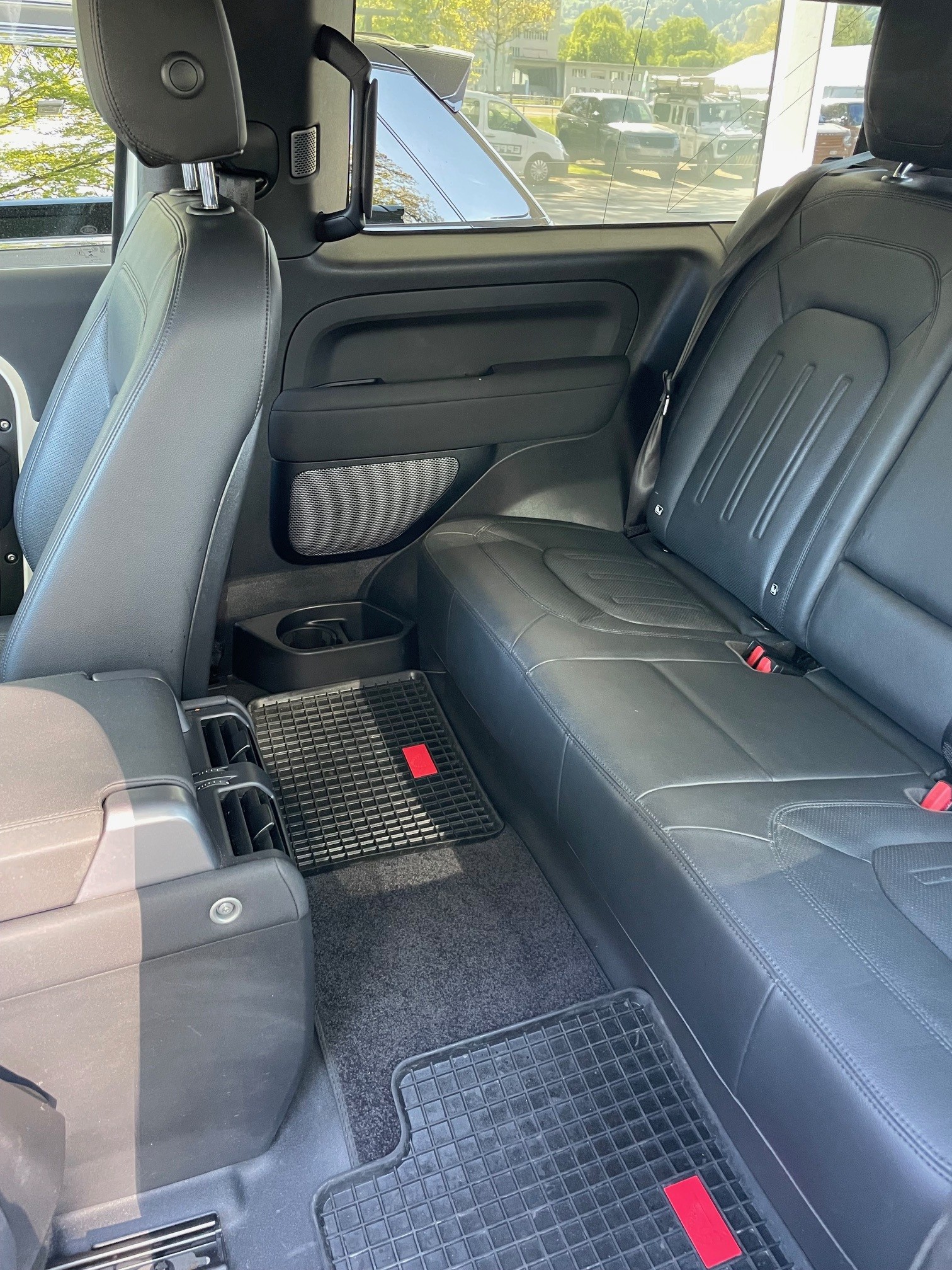 LAND ROVER Defender 90 3.0 D I6 S-image-16
