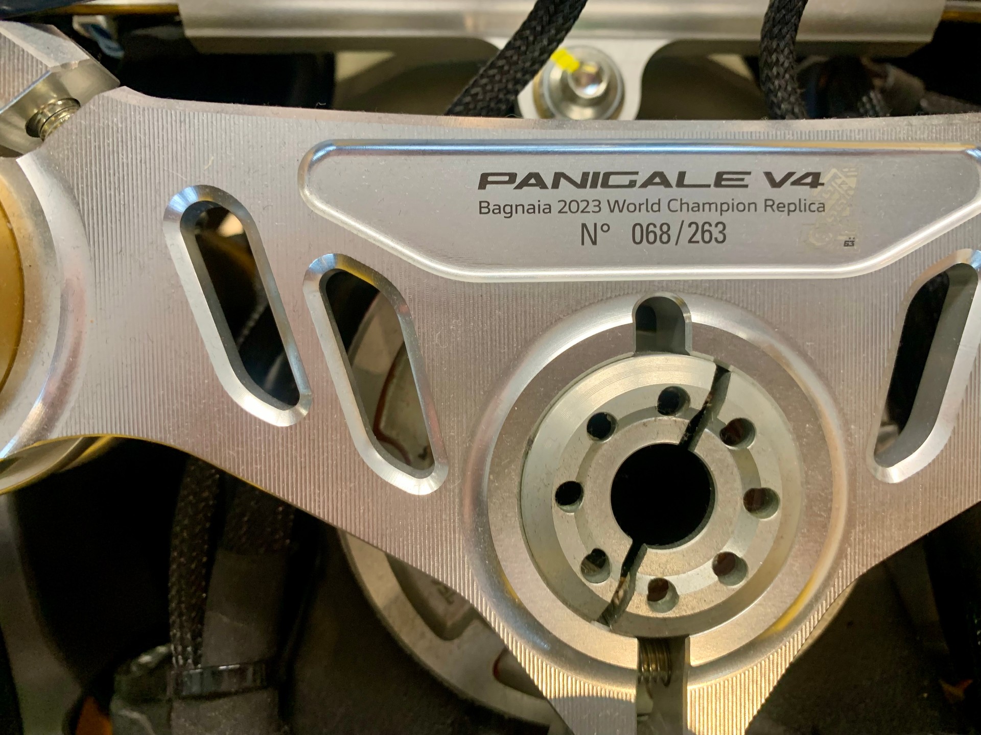 DUCATI Panigale V4 ABS 2023 Racing Replica Bagnaia-image-3