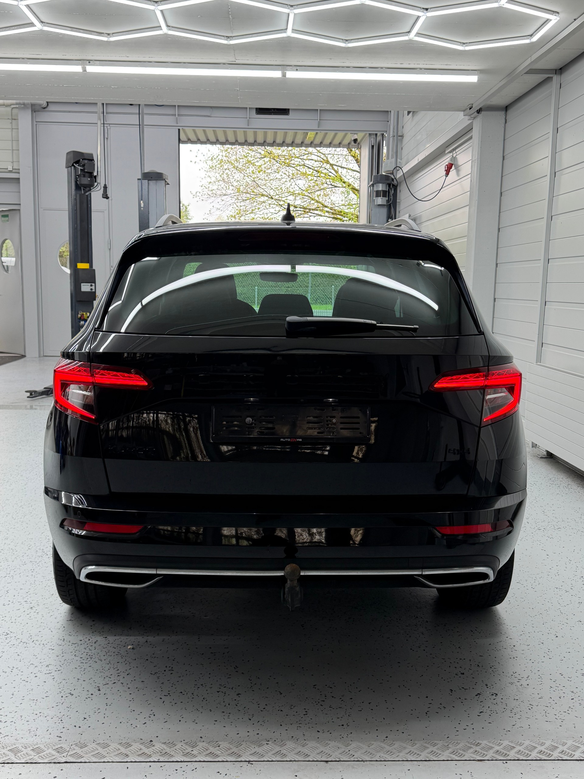 SKODA Karoq 2.0 TSI SportLine 4x4 DSG-image-4