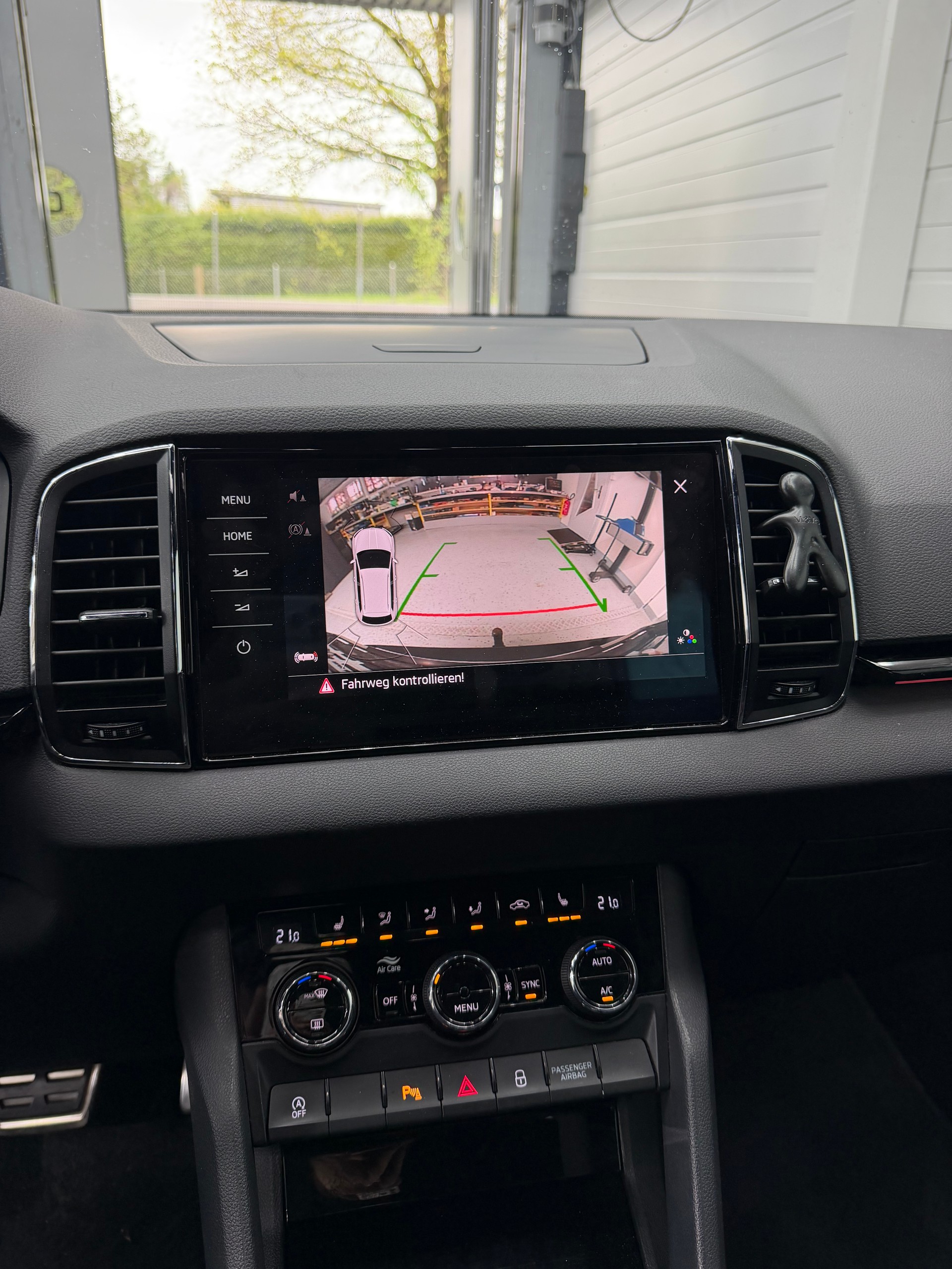 SKODA Karoq 2.0 TSI SportLine 4x4 DSG-image-7