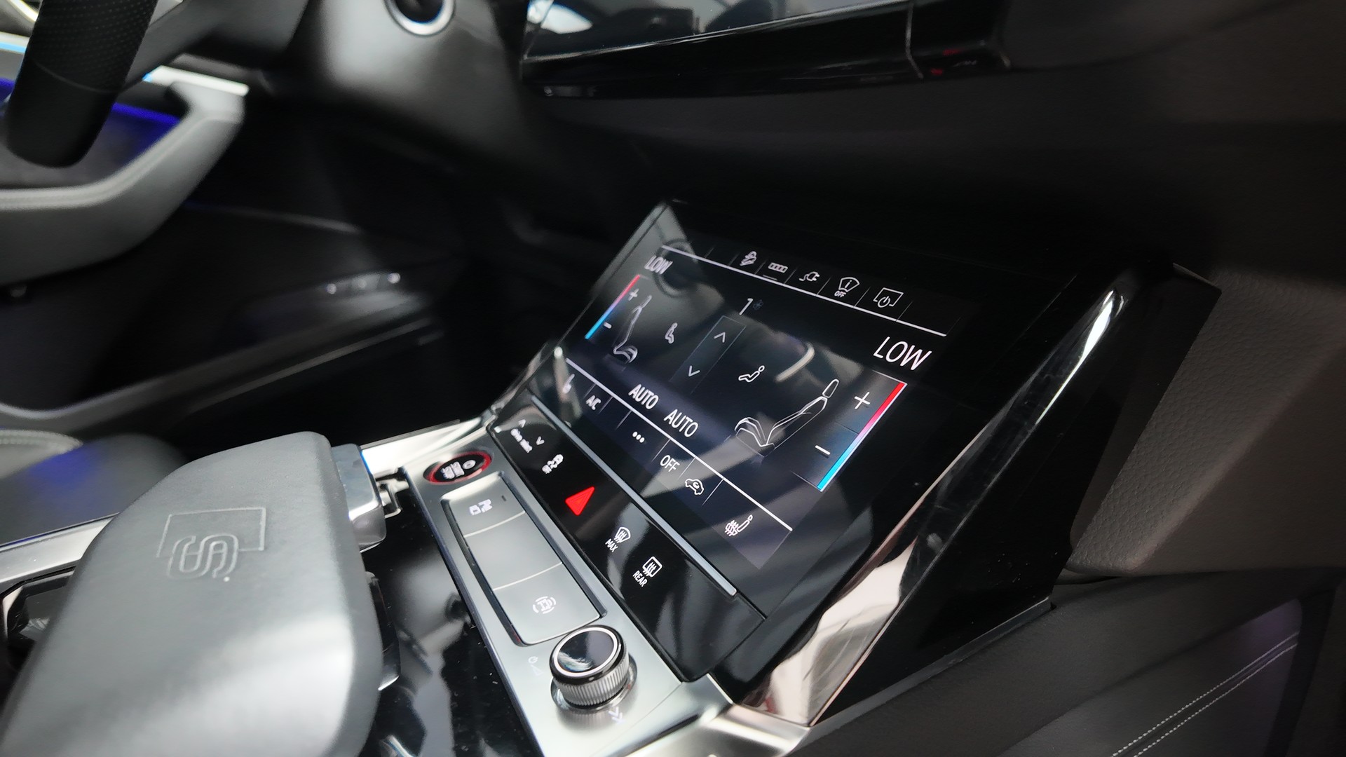 AUDI e-tron S quattro-image-10