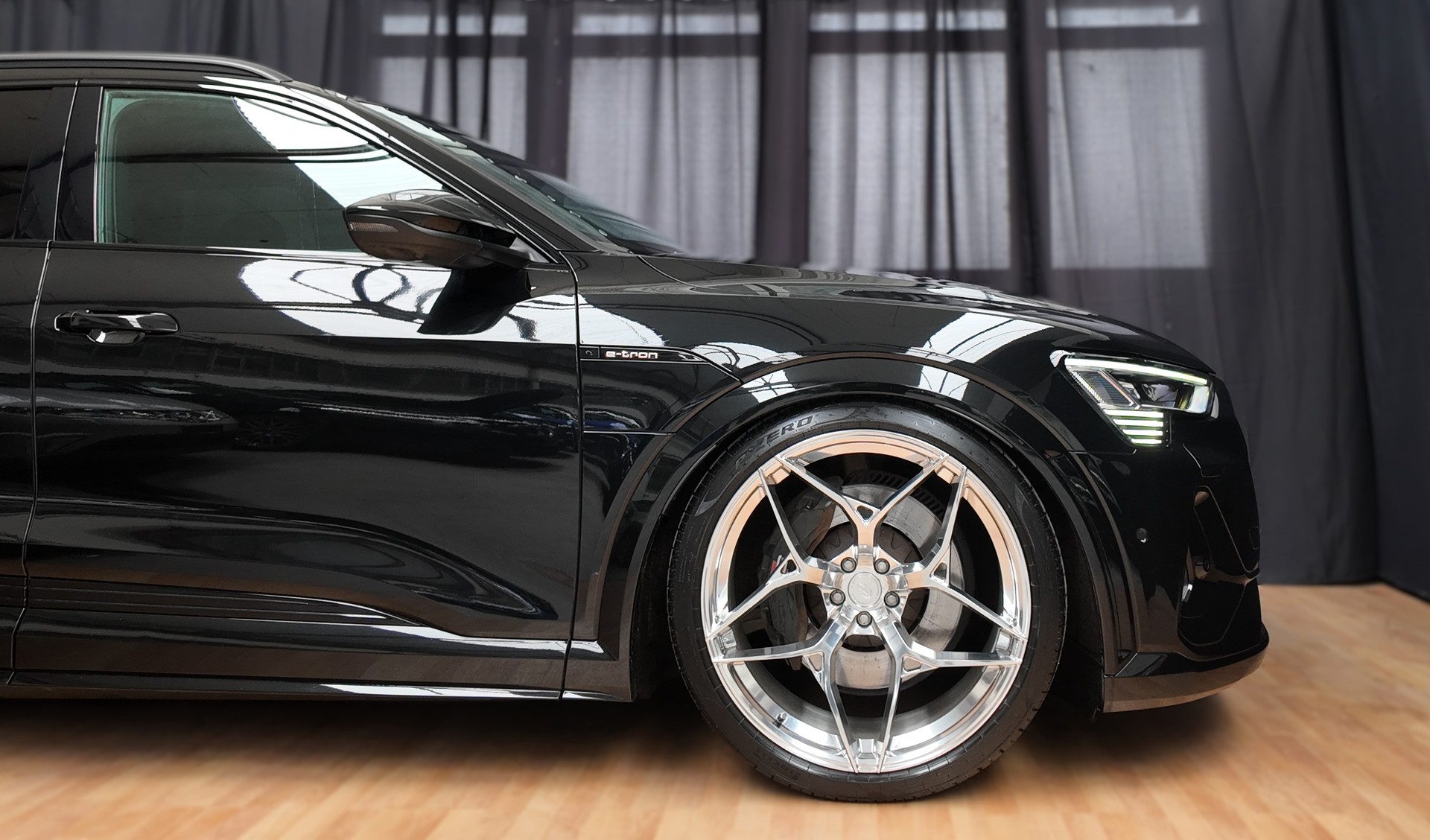AUDI e-tron S quattro-image-3