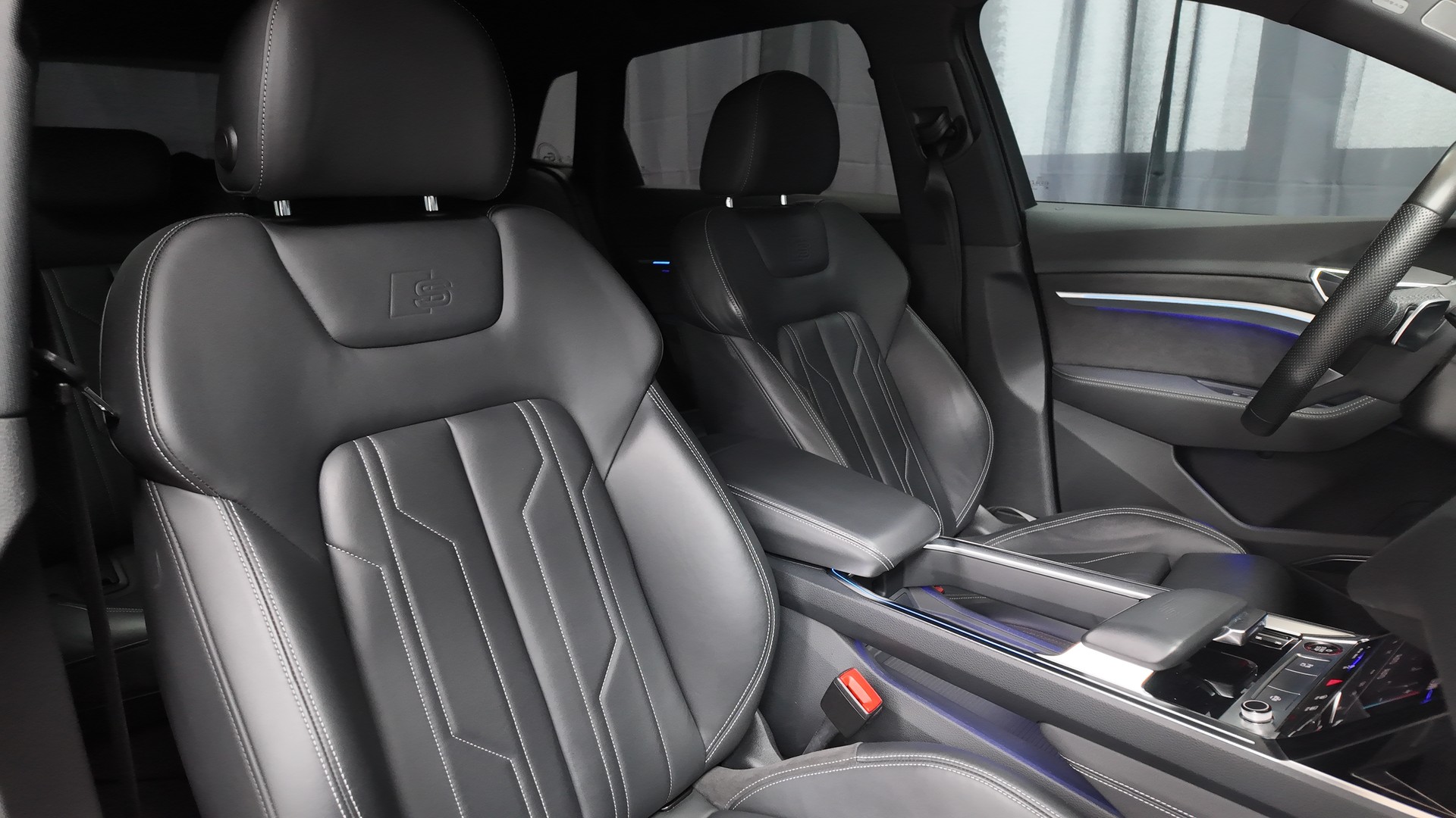 AUDI e-tron S quattro-image-7