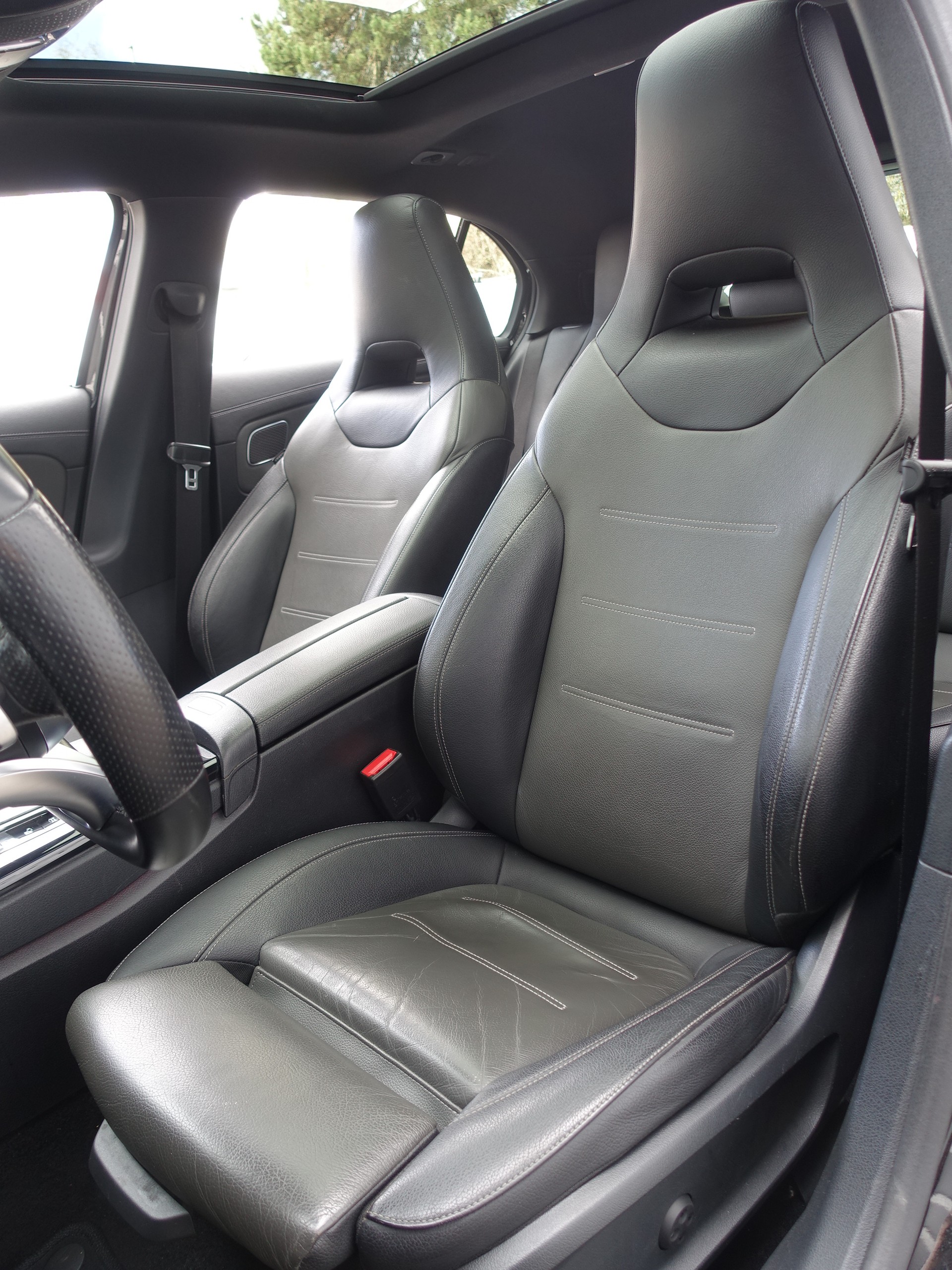 MERCEDES-BENZ A 250 Progressive 7G-DCT-image-9