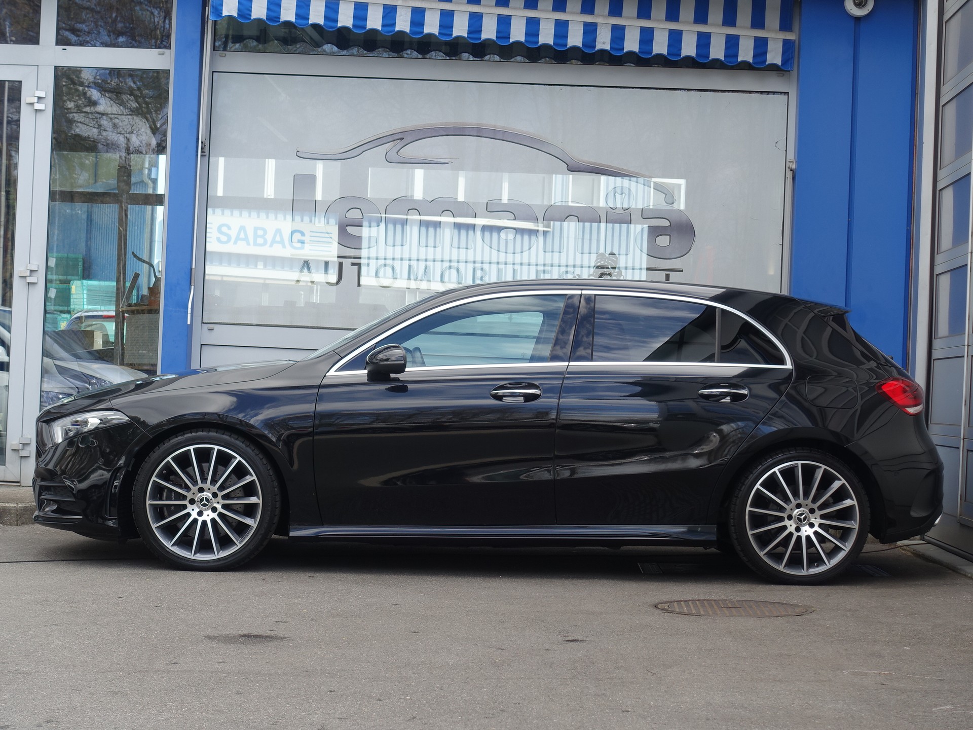 MERCEDES-BENZ A 250 Progressive 7G-DCT-image-6