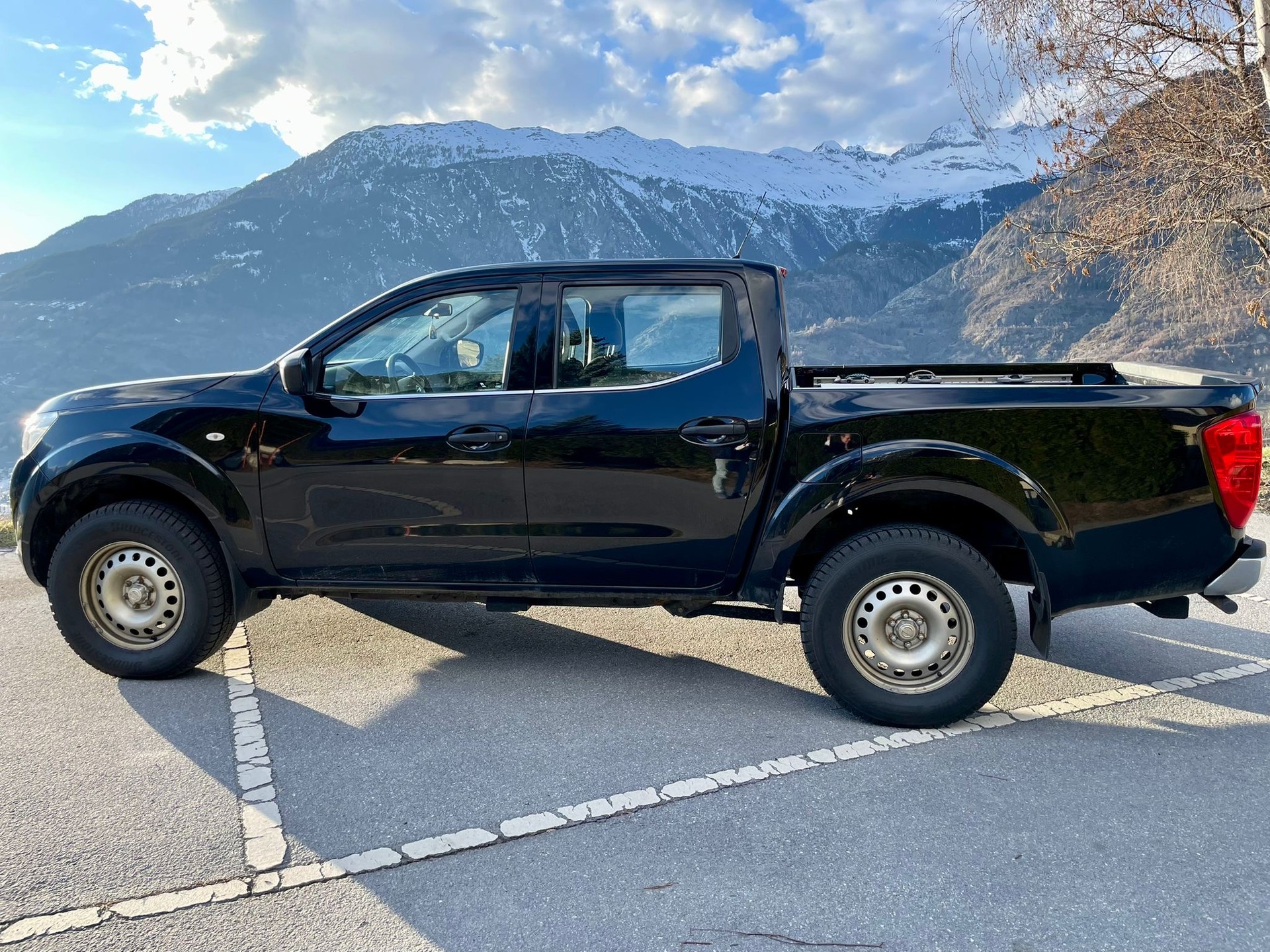 NISSAN NAVARA