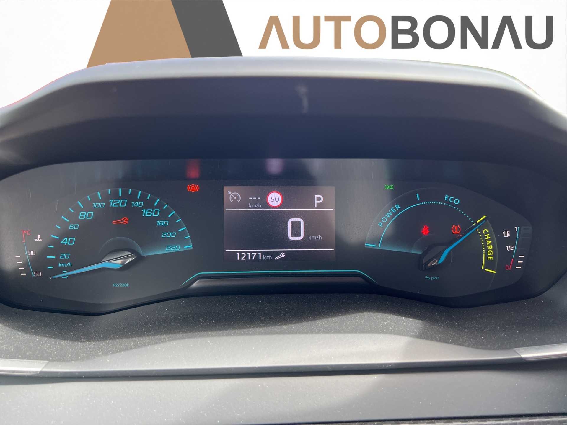 PEUGEOT 208 1.2 Hybrid Style-image-16