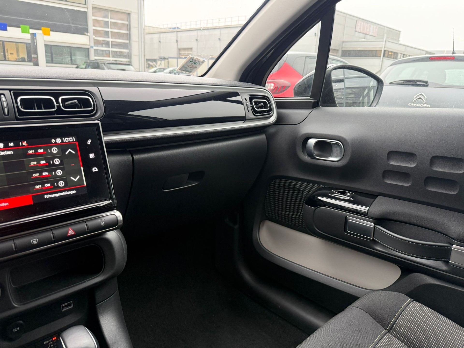 CITROEN C3 1.2i PureTech Elle EAT6-image-23