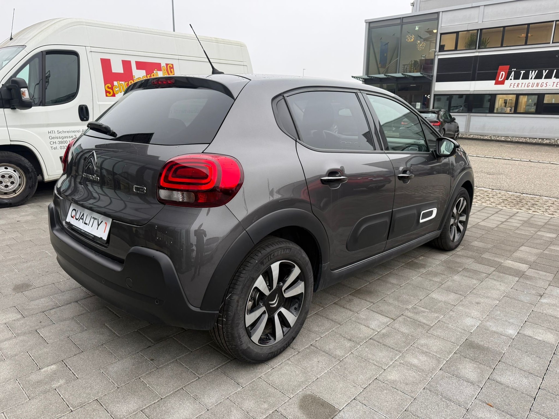 CITROEN C3 1.2i PureTech Elle EAT6-image-9