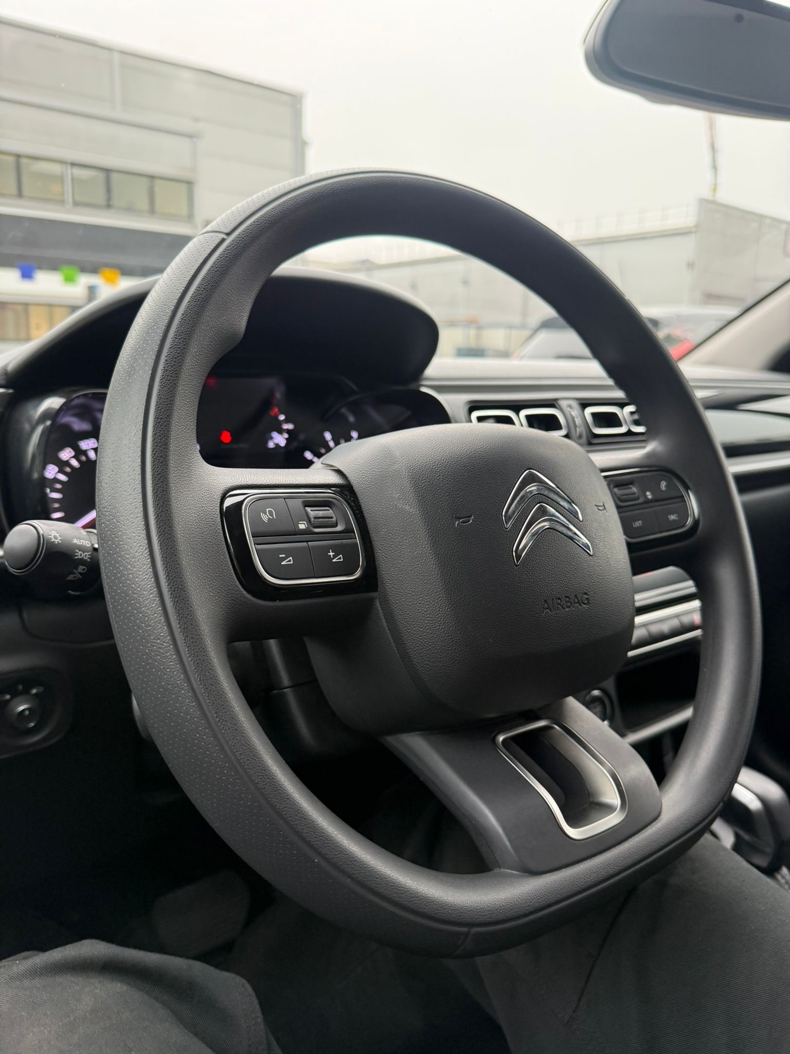 CITROEN C3 1.2i PureTech Elle EAT6-image-11