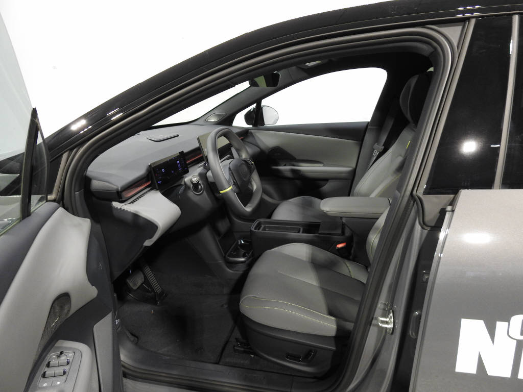 LYNK & CO 02-image-8