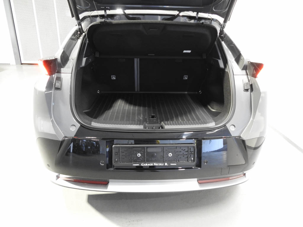 LYNK & CO 02-image-15