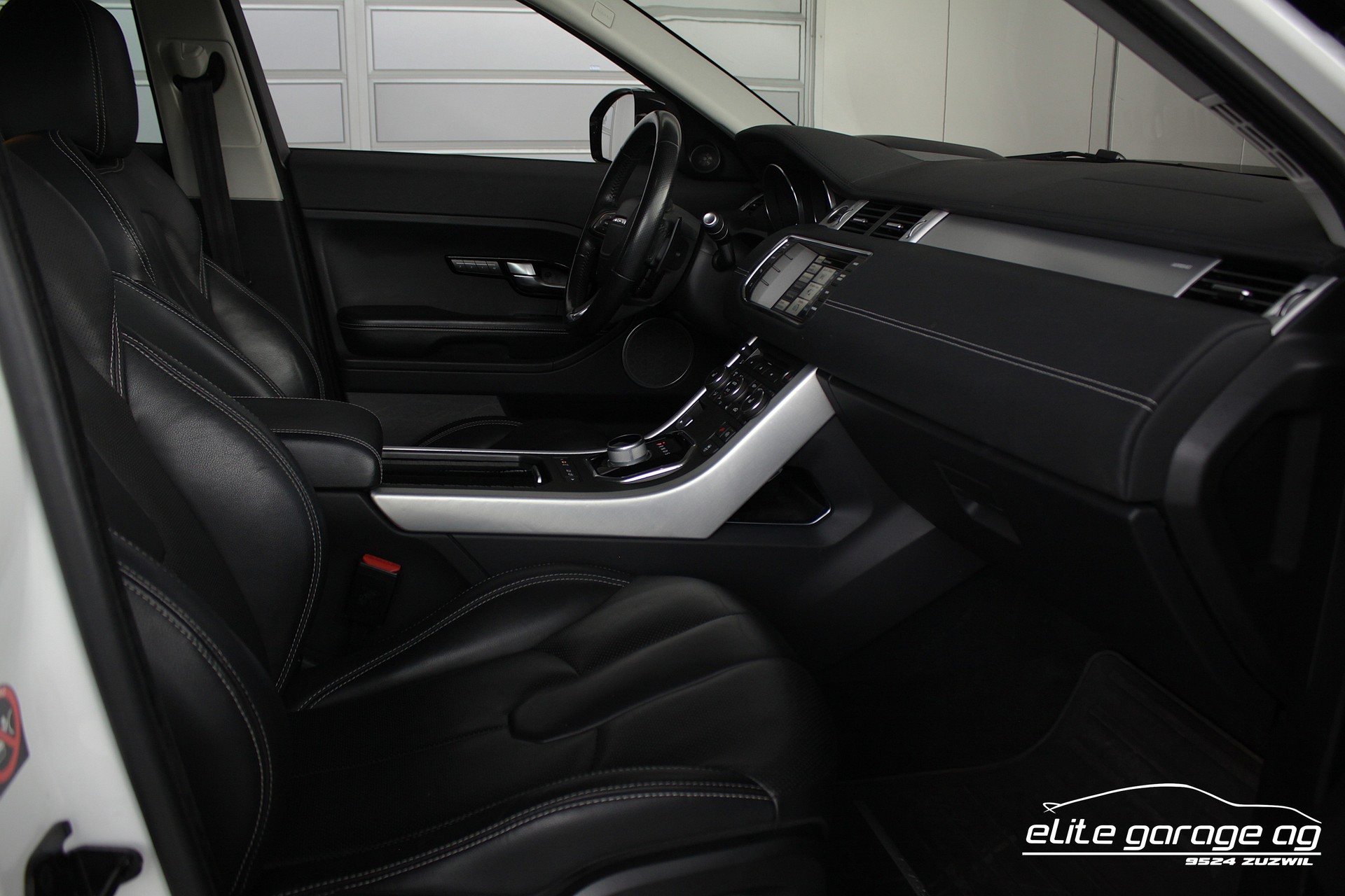 LAND ROVER Range Rover Evoque 2.0 Si4 Dynamic AT9-image-15