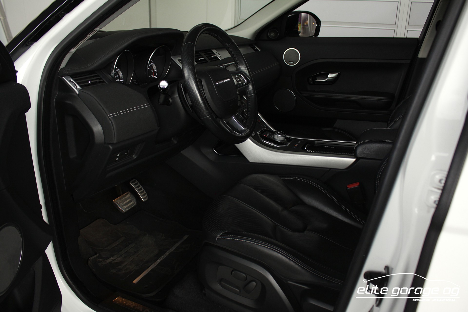 LAND ROVER Range Rover Evoque 2.0 Si4 Dynamic AT9-image-13