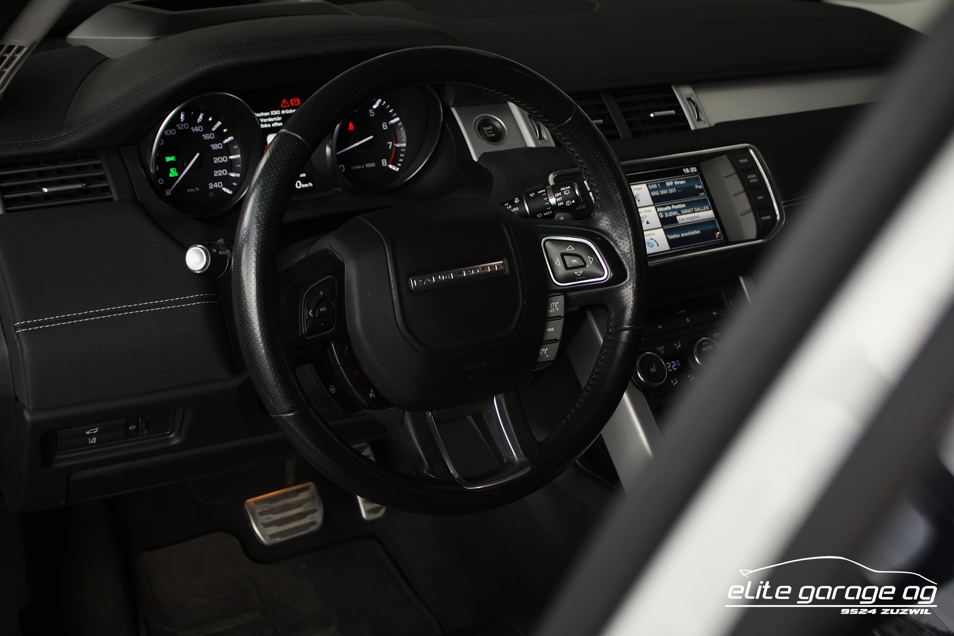 LAND ROVER Range Rover Evoque 2.0 Si4 Dynamic AT9-image-14