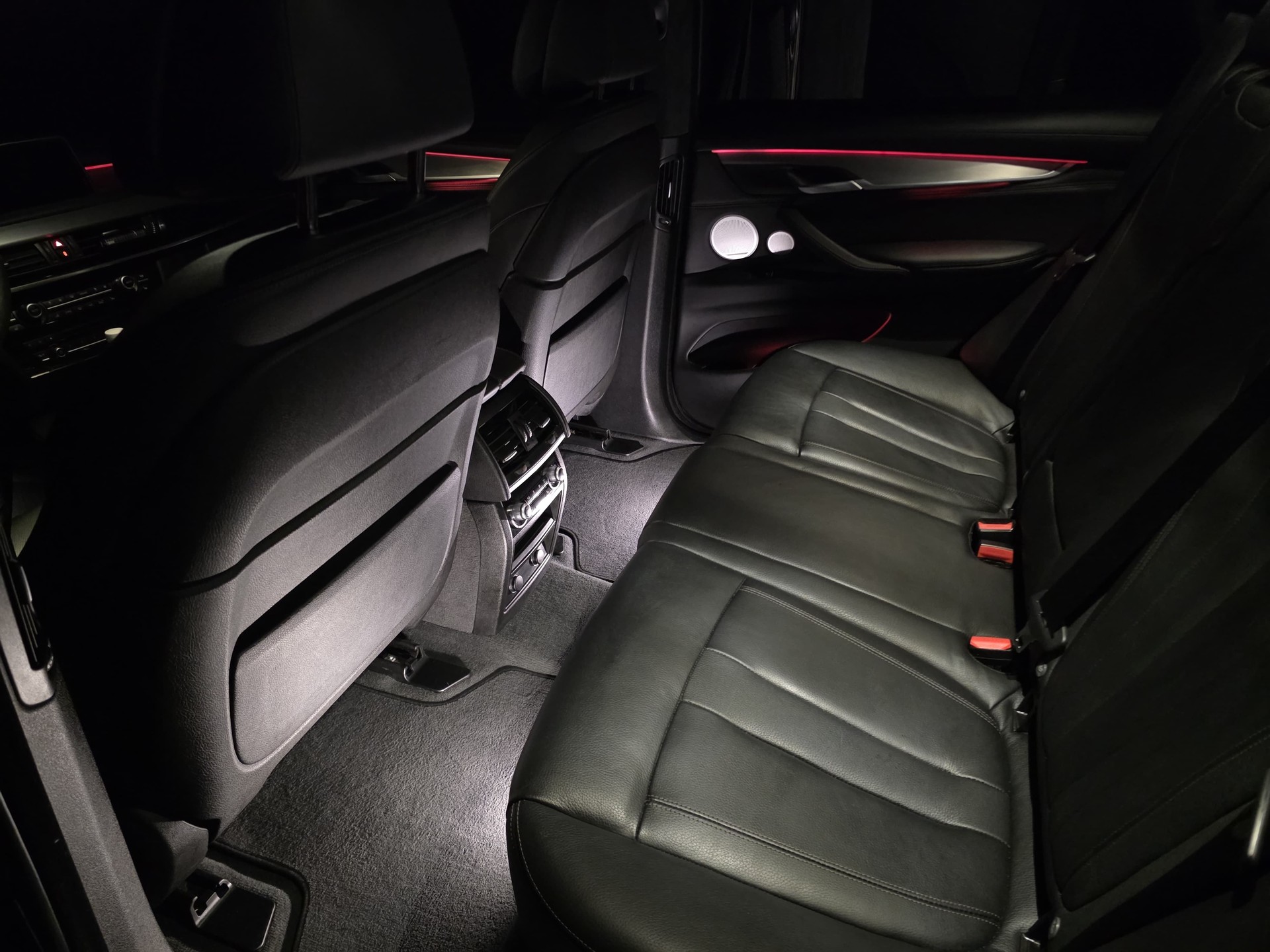 BMW X5 xDrive M50d Pure M Sport Plus Steptronic-image-15