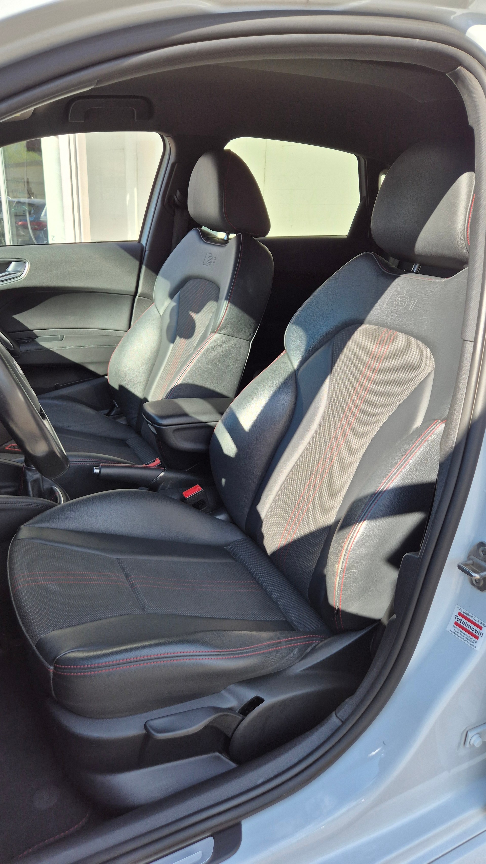 AUDI S1 2.0 TFSI quattro-image-15