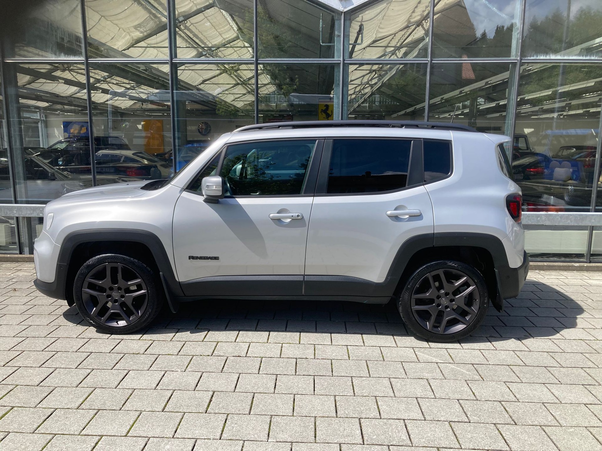 JEEP Renegade 1.3 Turbo S AWD-showroom-element-3