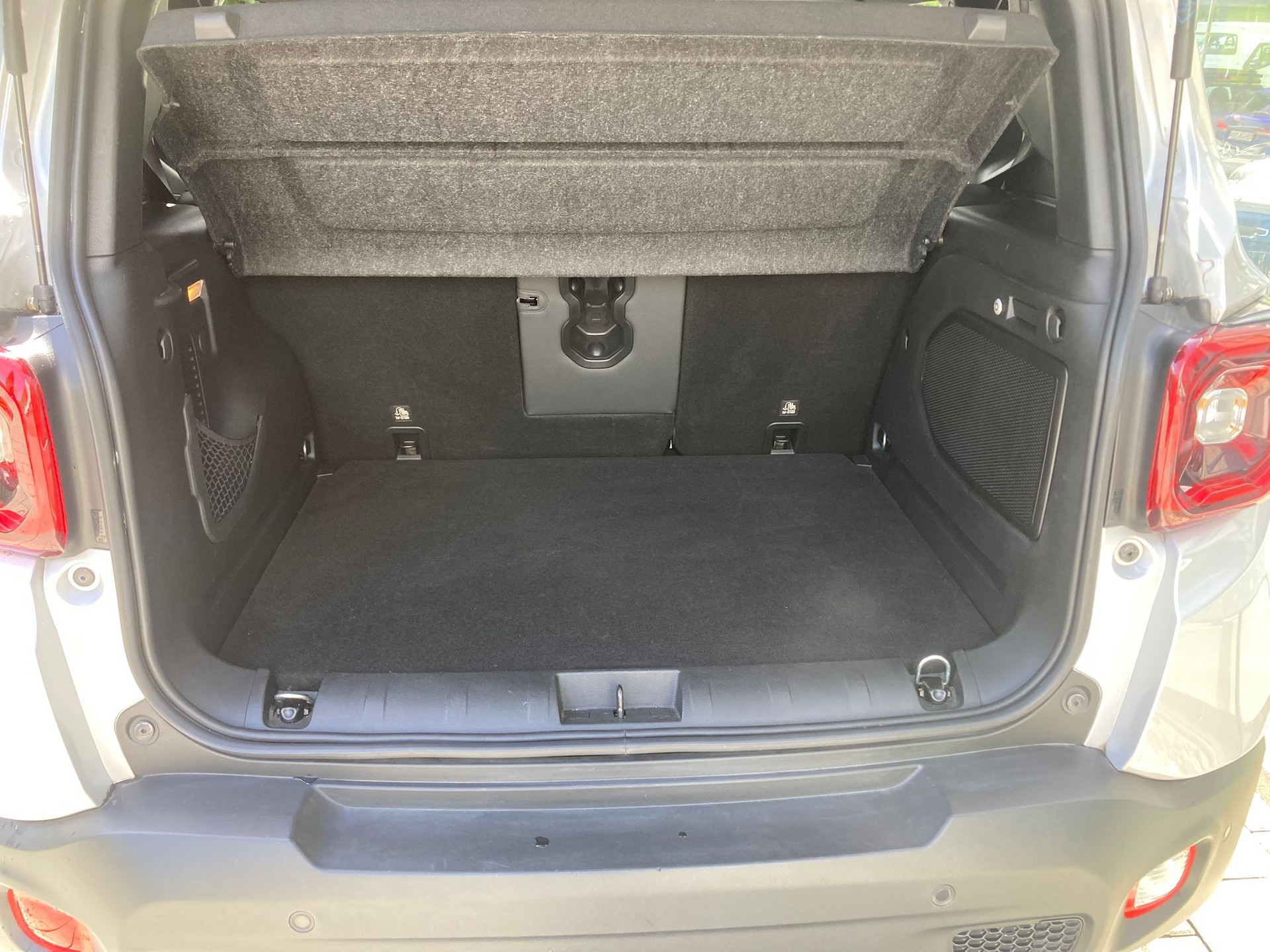 JEEP Renegade 1.3 Turbo S AWD-image-12
